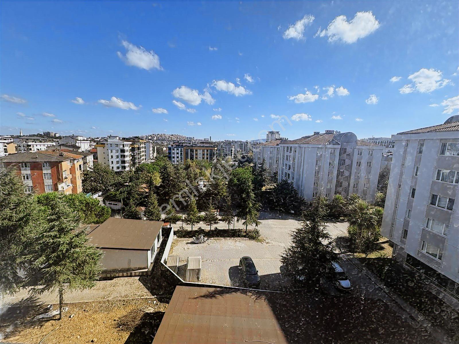 Çekmeköy Taşdelende Site İçinde Kiralık Arakat Daire - Görsel 3