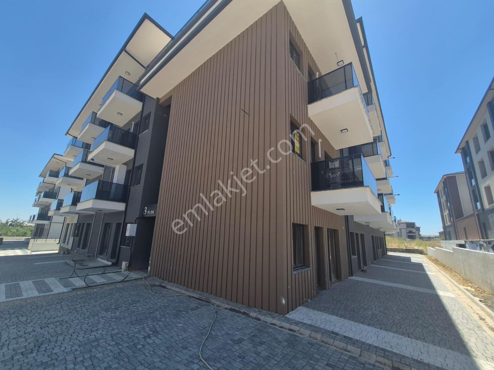 Delux'den Atatürk Mah. Havuzlu Sitede Lux Satılık 1+1 Daire - Görsel 18