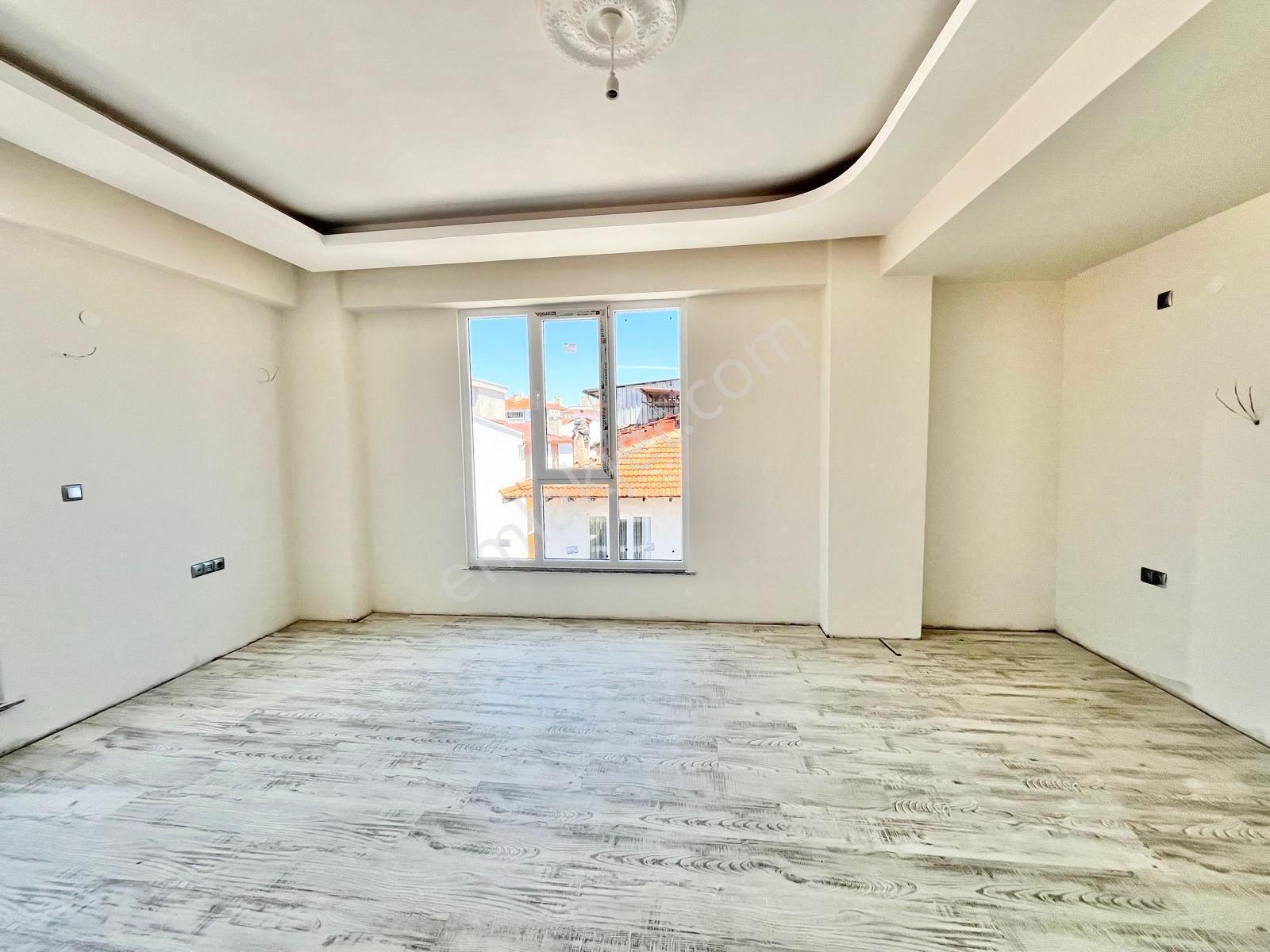꧁ay Emlaktan꧂ Edremit Tuzcumuratta Ön Cephe Asansörlü Muhteşem Konumlu Satılık 1+1 Lüks Daire - Görsel 10