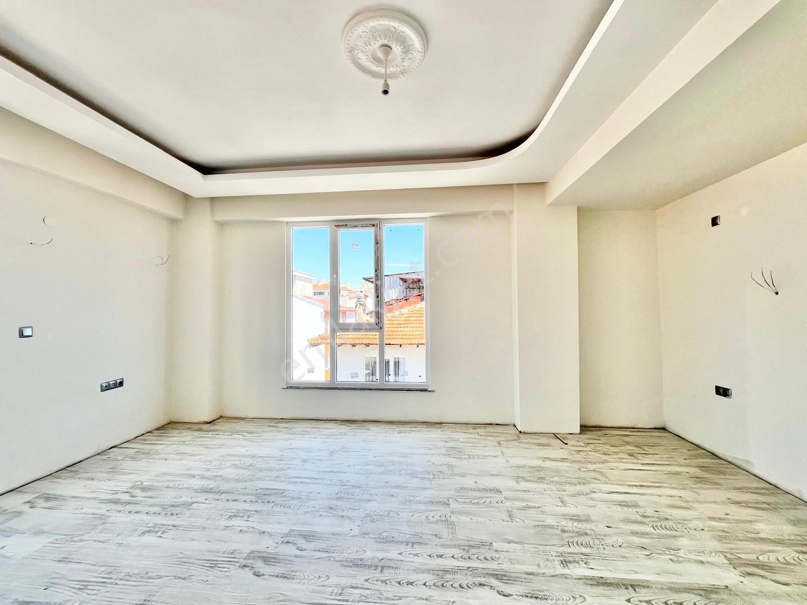 ꧁ay Emlaktan꧂ Edremit Tuzcumuratta Ön Cephe Asansörlü Muhteşem Konumlu Satılık 1+1 Lüks Daire - Görsel 6