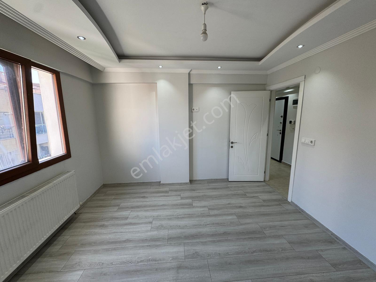 Zeki Emlak'tan Muradiye Mahallesinde Kiralık 2+1 Daire - Görsel 11
