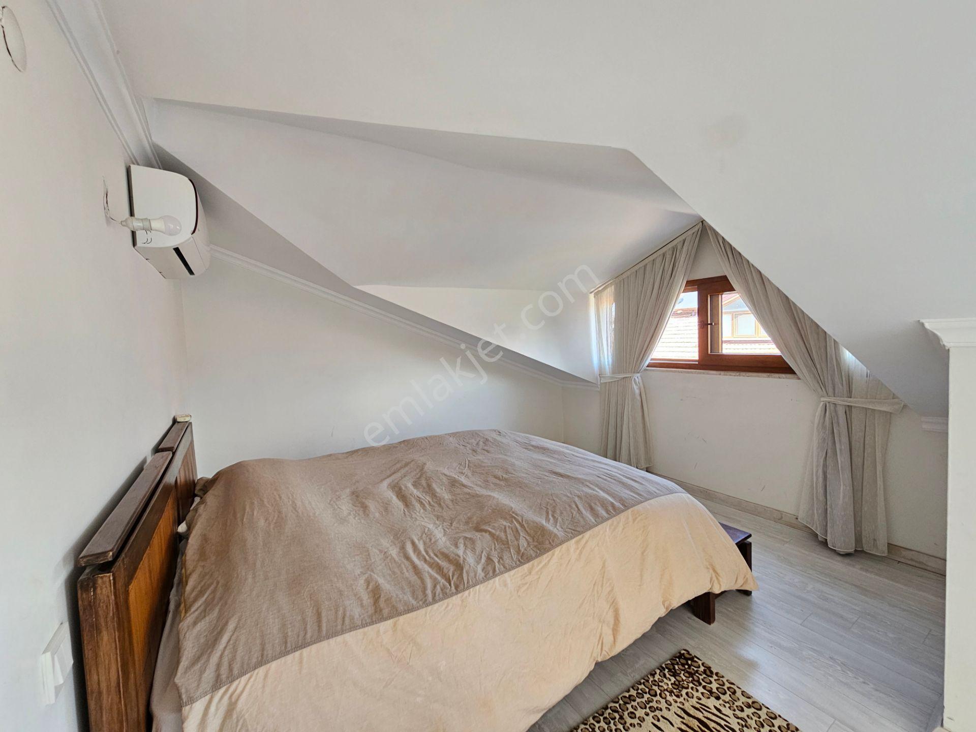 Goldhouse Dan Satılık Villa Foçada Denize Yürüme Mesafesinde 4+1 - Görsel 23