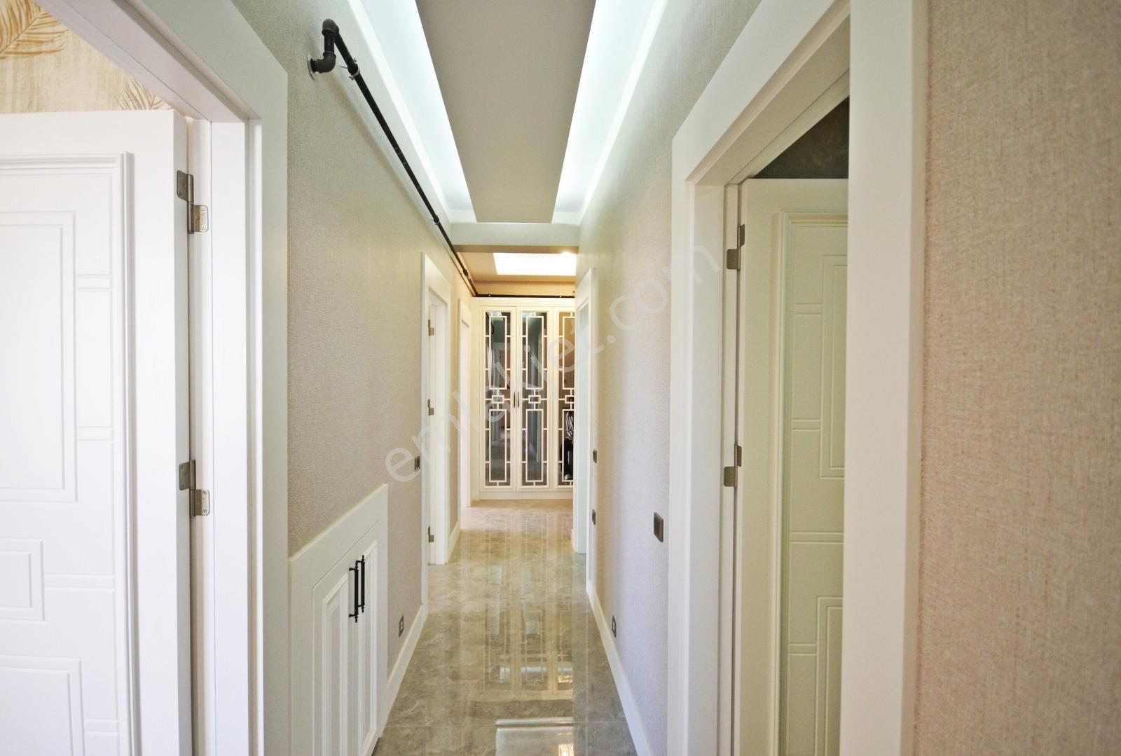 Fıstıklık'ta Nezih Sitede Şık Tasarımlı Az Katlı U.lüx Arakat2+1 - Görsel 26