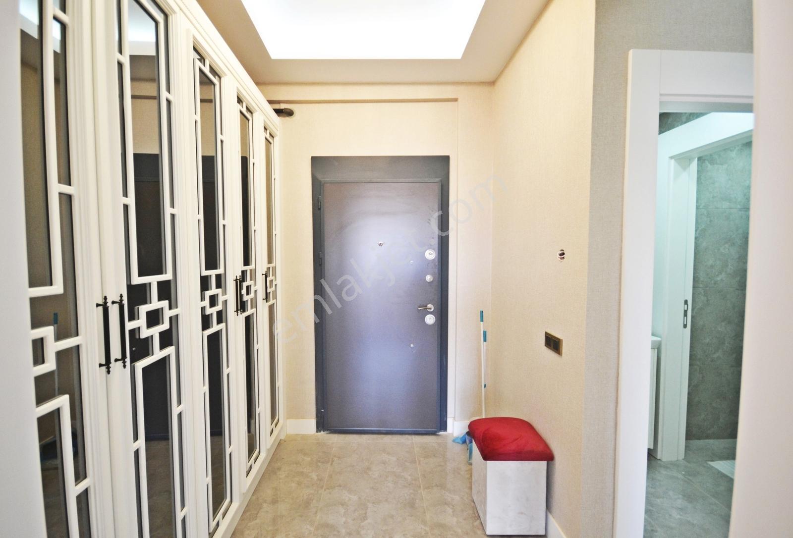 Fıstıklık'ta Nezih Sitede Şık Tasarımlı Az Katlı U.lüx Arakat2+1 - Görsel 20
