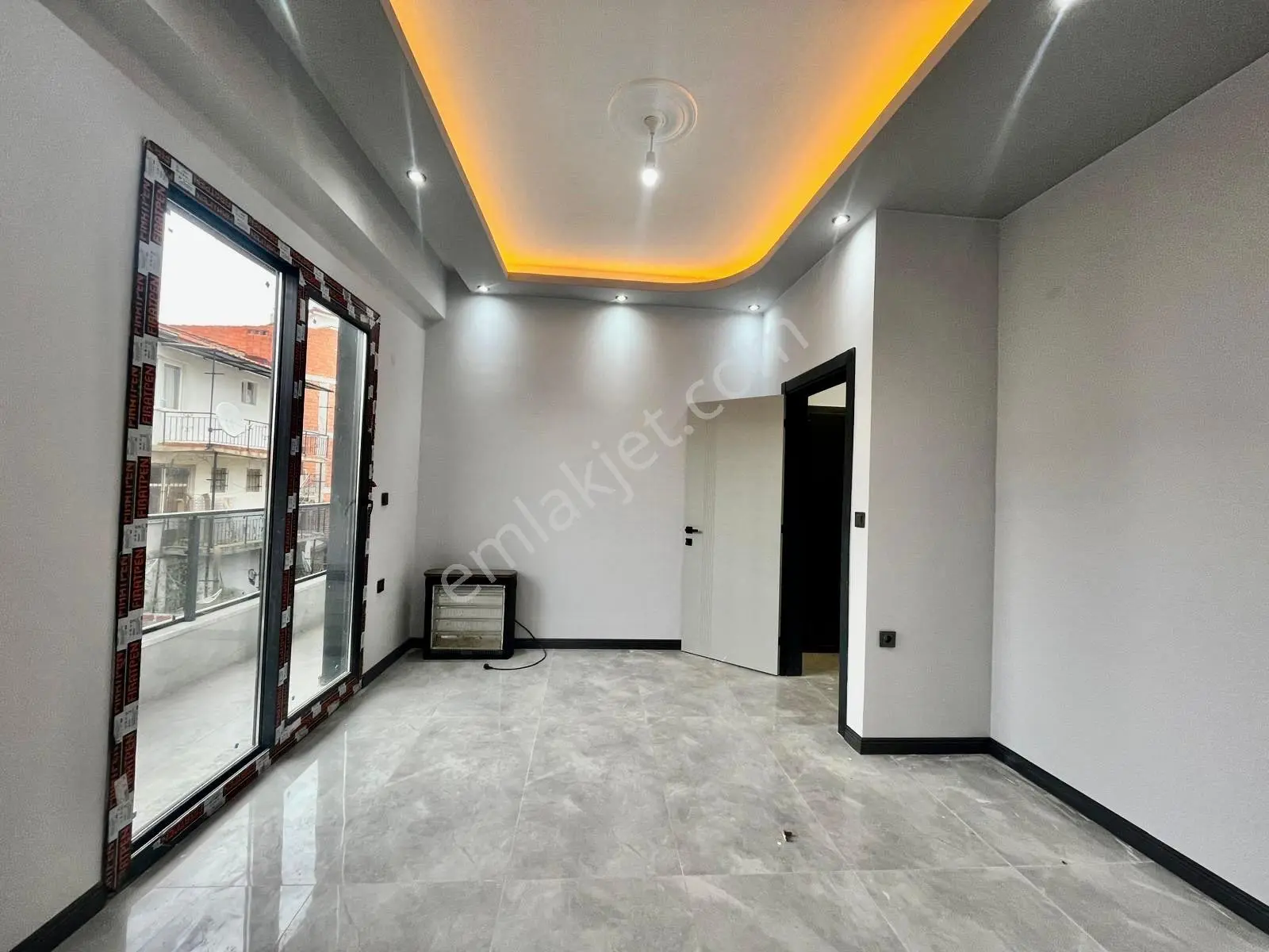 ꧁ay Emlaktan꧂tuzcumuratta Muhteşem Konumlu Arakat Ön Cephe Satılık 2+1 Lüx Daire - Görsel 12