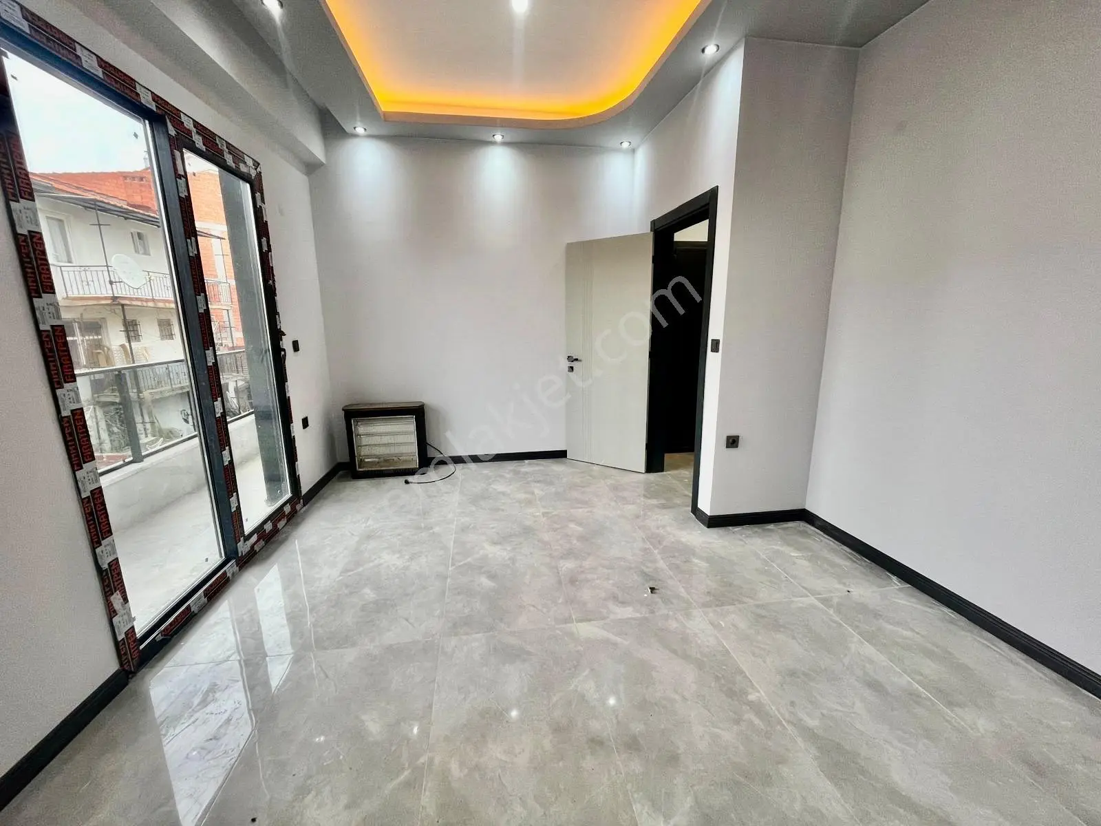 ꧁ay Emlaktan꧂tuzcumuratta Muhteşem Konumlu Arakat Ön Cephe Satılık 2+1 Lüx Daire - Görsel 8