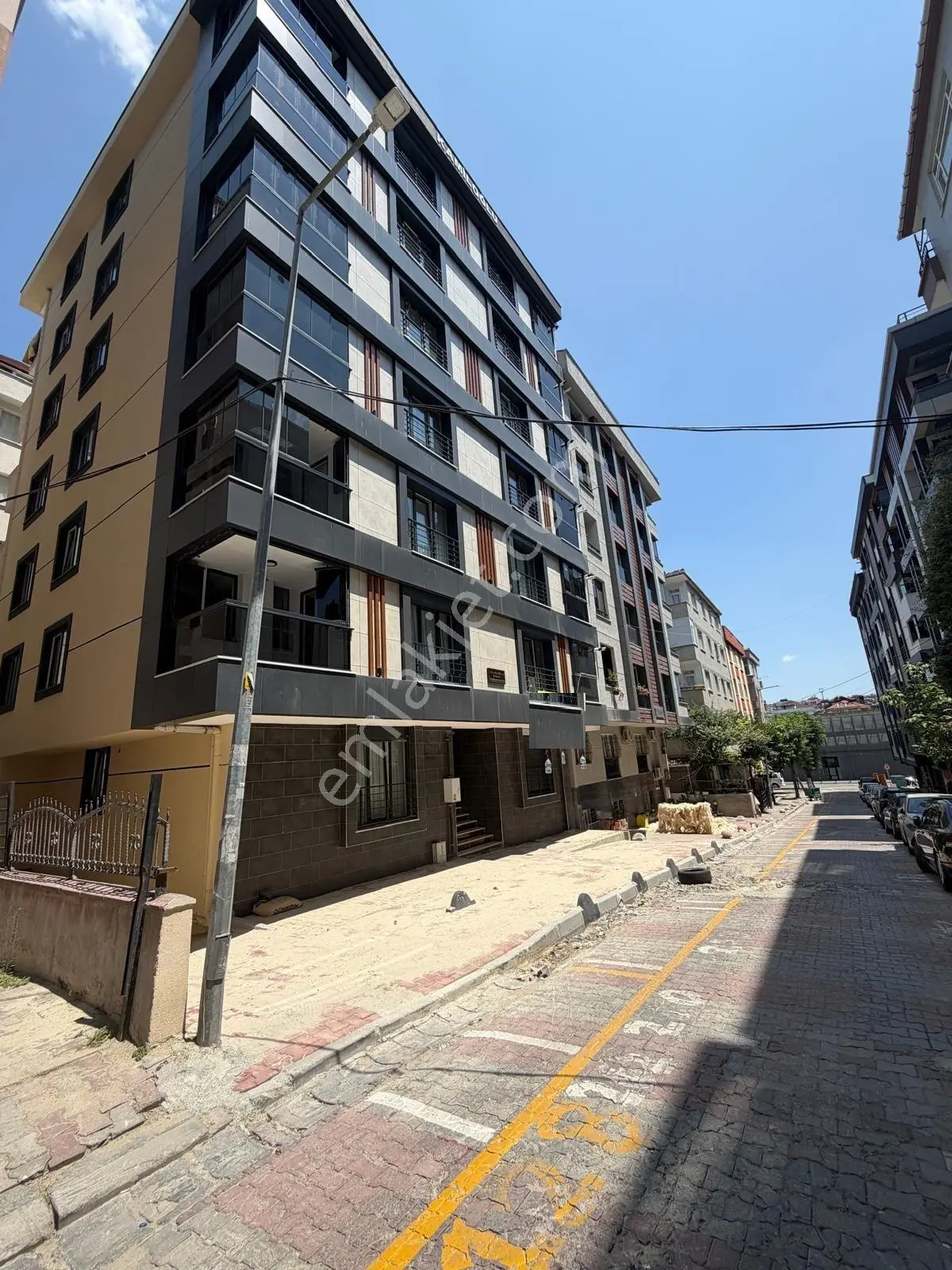 B.evler Şirinevler Mahallesinde Sıfır Binada 3+1 Ara Kat Daire