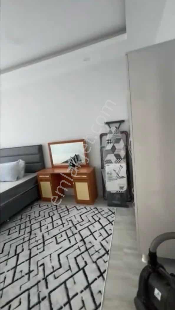 Altıntaş'ta Site İçerisinde, Eşyalı Kiralık Daire - Görsel 2