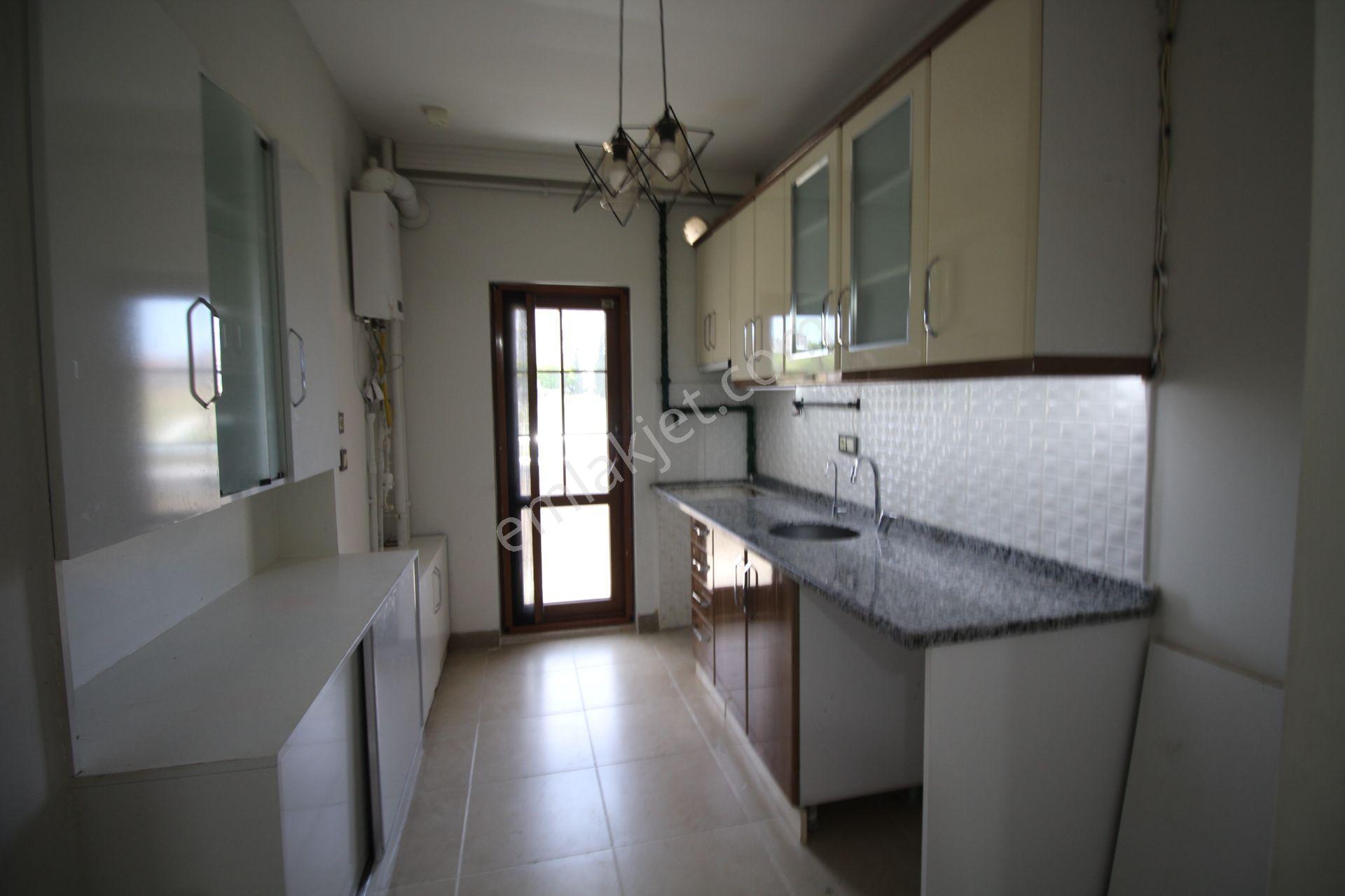 Aksaray Cumhuriyet Mahallesinde 8. Etapda Kiralık Sıfır Ayarında 2+1 Daire - Görsel 12