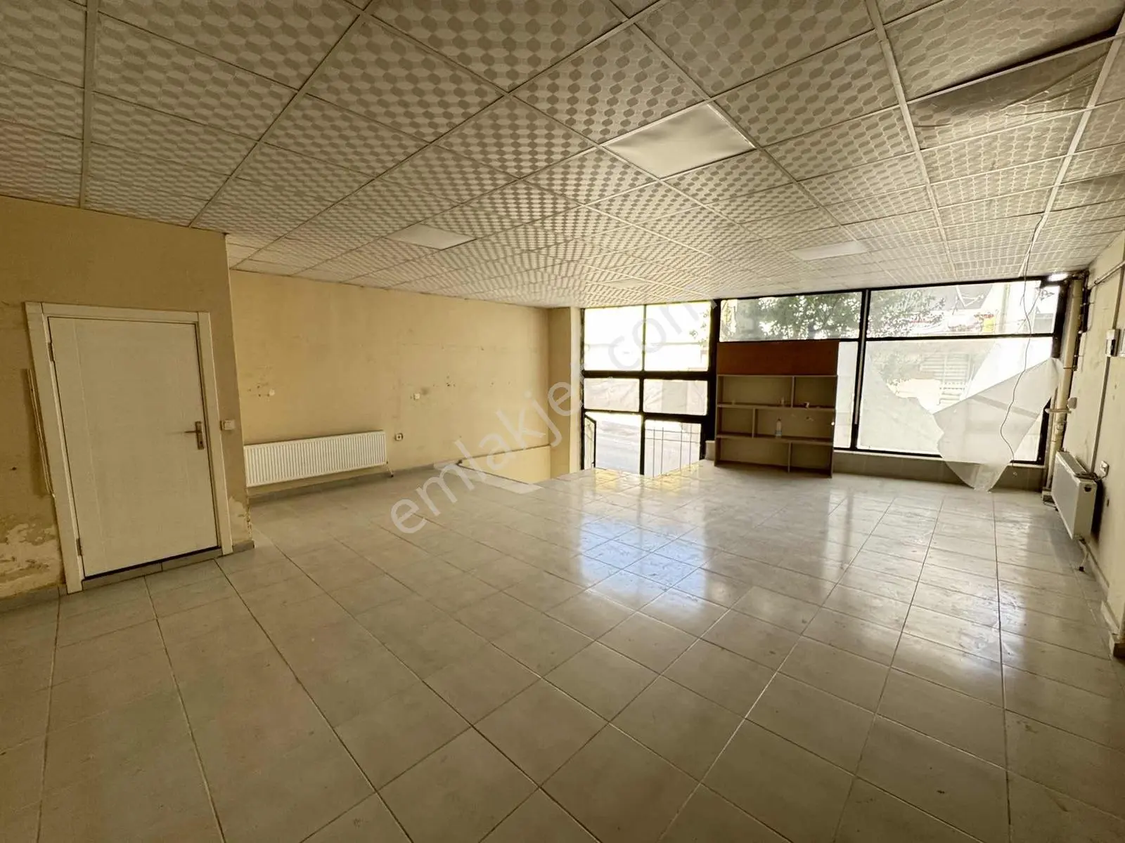 Pera'dan Çamlıca Mah. Ertuğrulgazi Cad. 80 M2 Kiralık Depo - Görsel 5