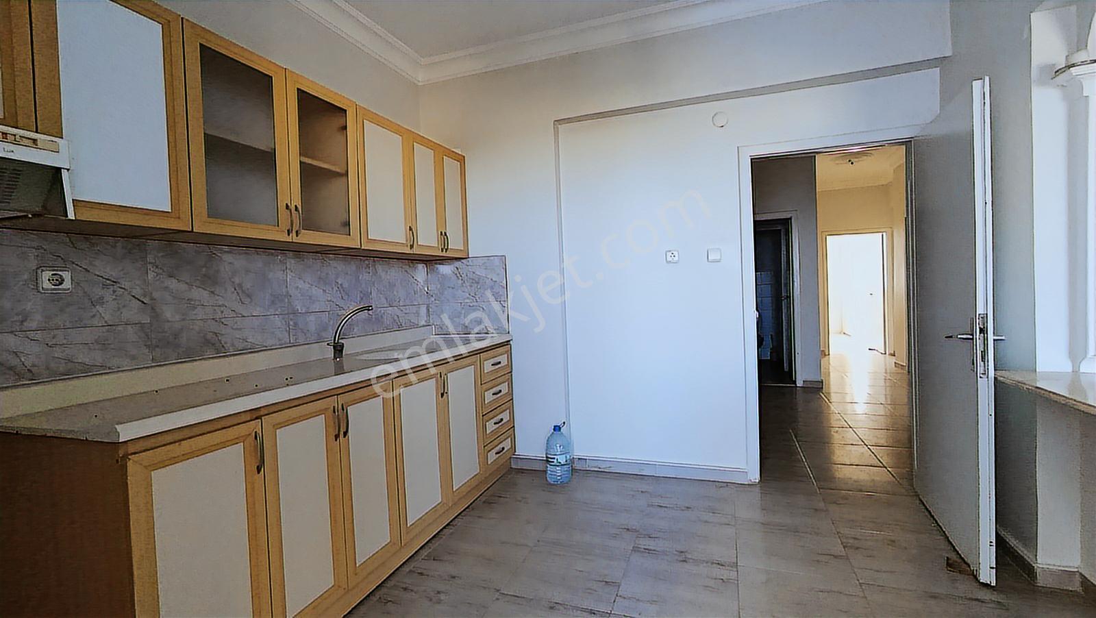 Erdemli / Tömük Mh. Havuzlu Site İçi Geniş Kullanım 2+1 Yazlık - Görsel 4
