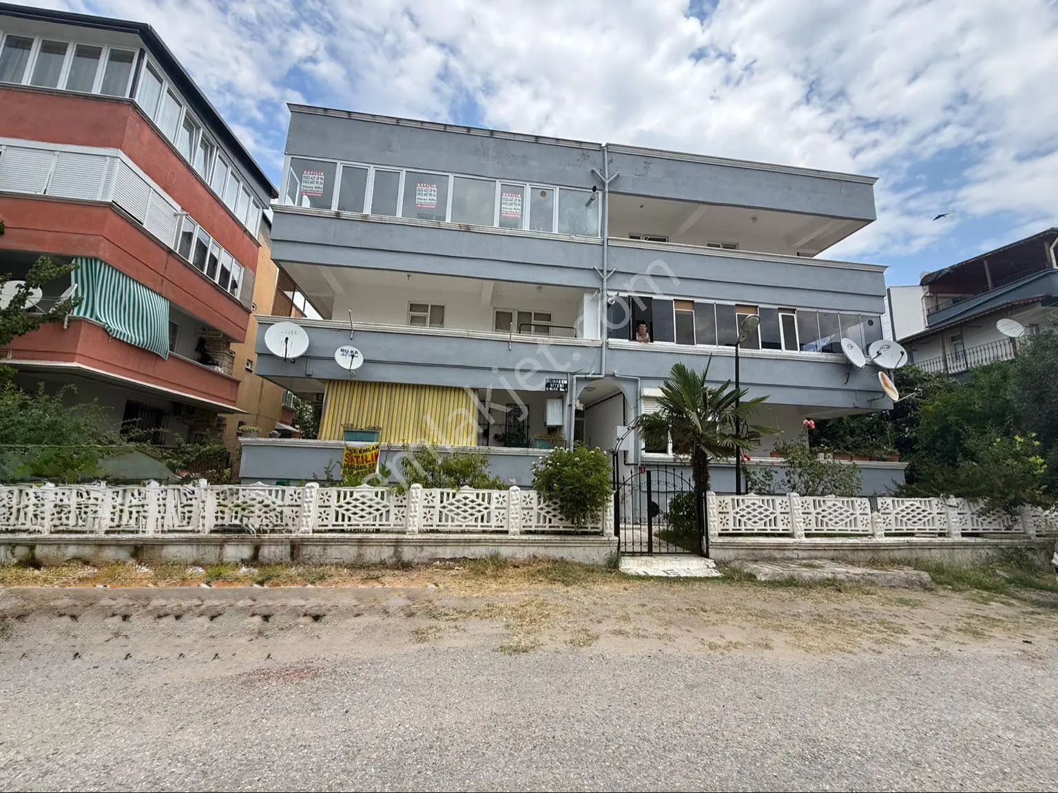 Kale’den Akçay Cemiltemelde Her Yere Yakın Kullanışlı 2+1 Satılık Daire