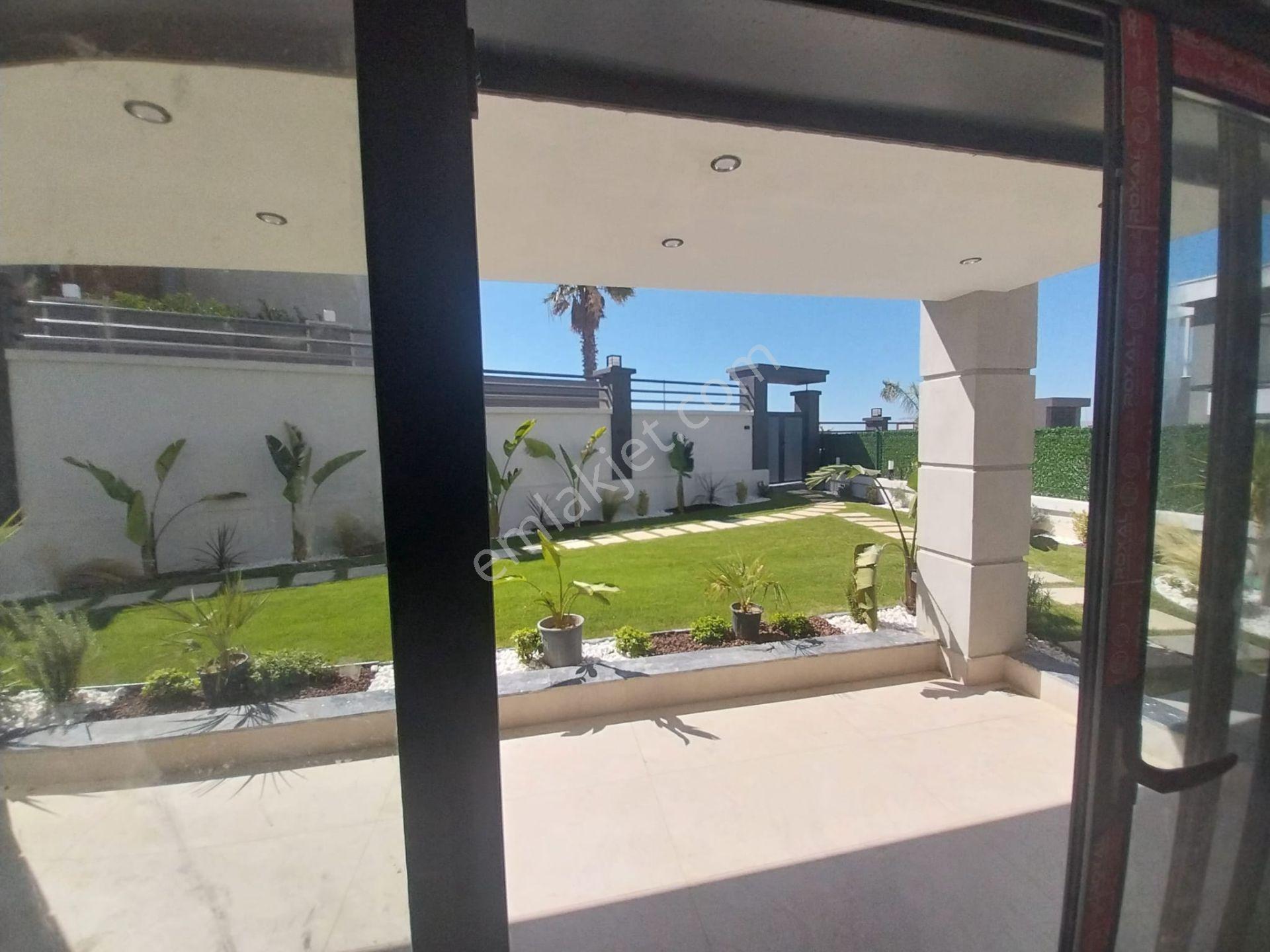 Güzelbahçe Mustafa Kemal Paşa'da Tam Müstakil Kiralık Lüks Villa - Görsel 34