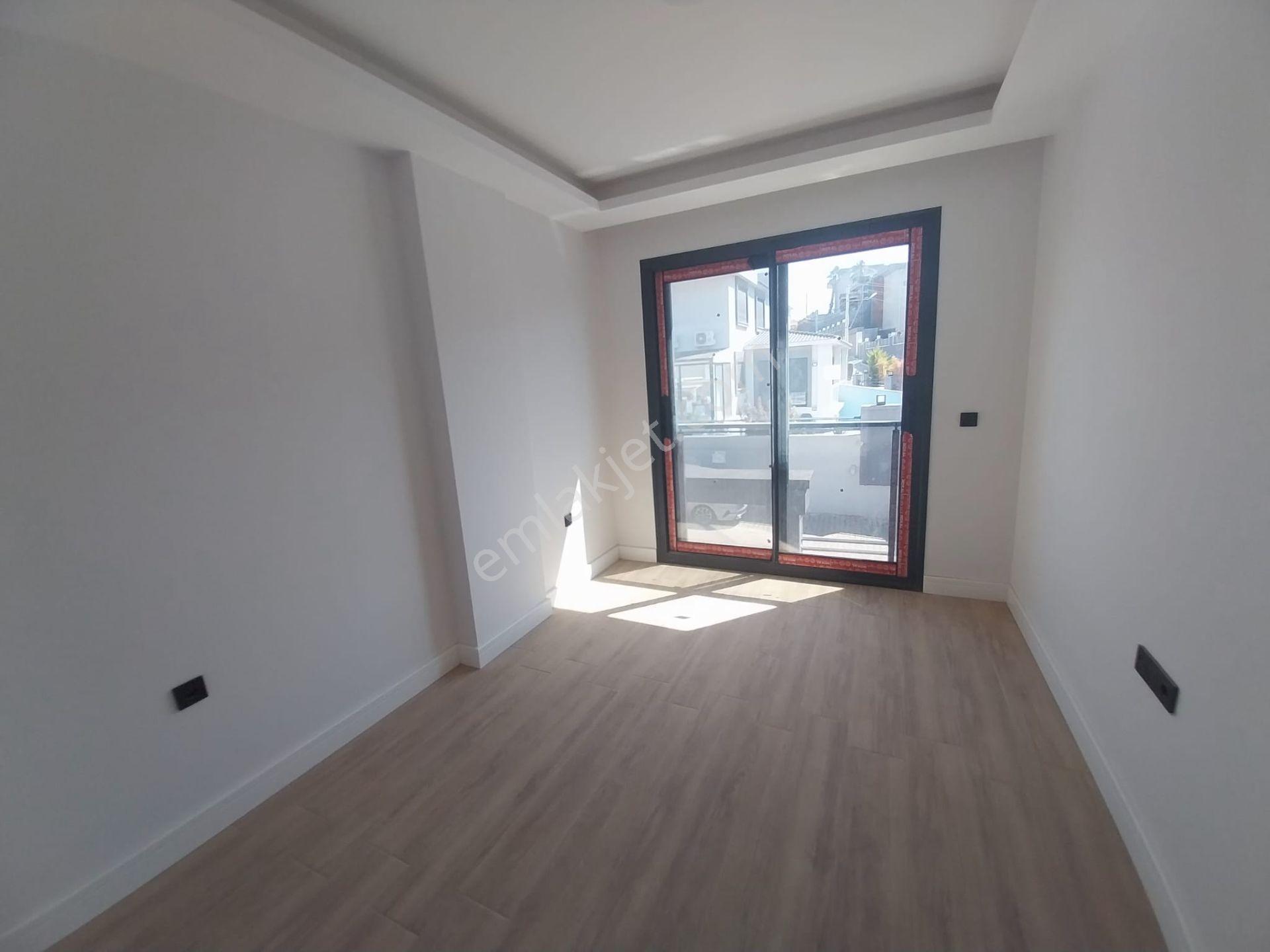 Güzelbahçe Mustafa Kemal Paşa'da Tam Müstakil Kiralık Lüks Villa - Görsel 22