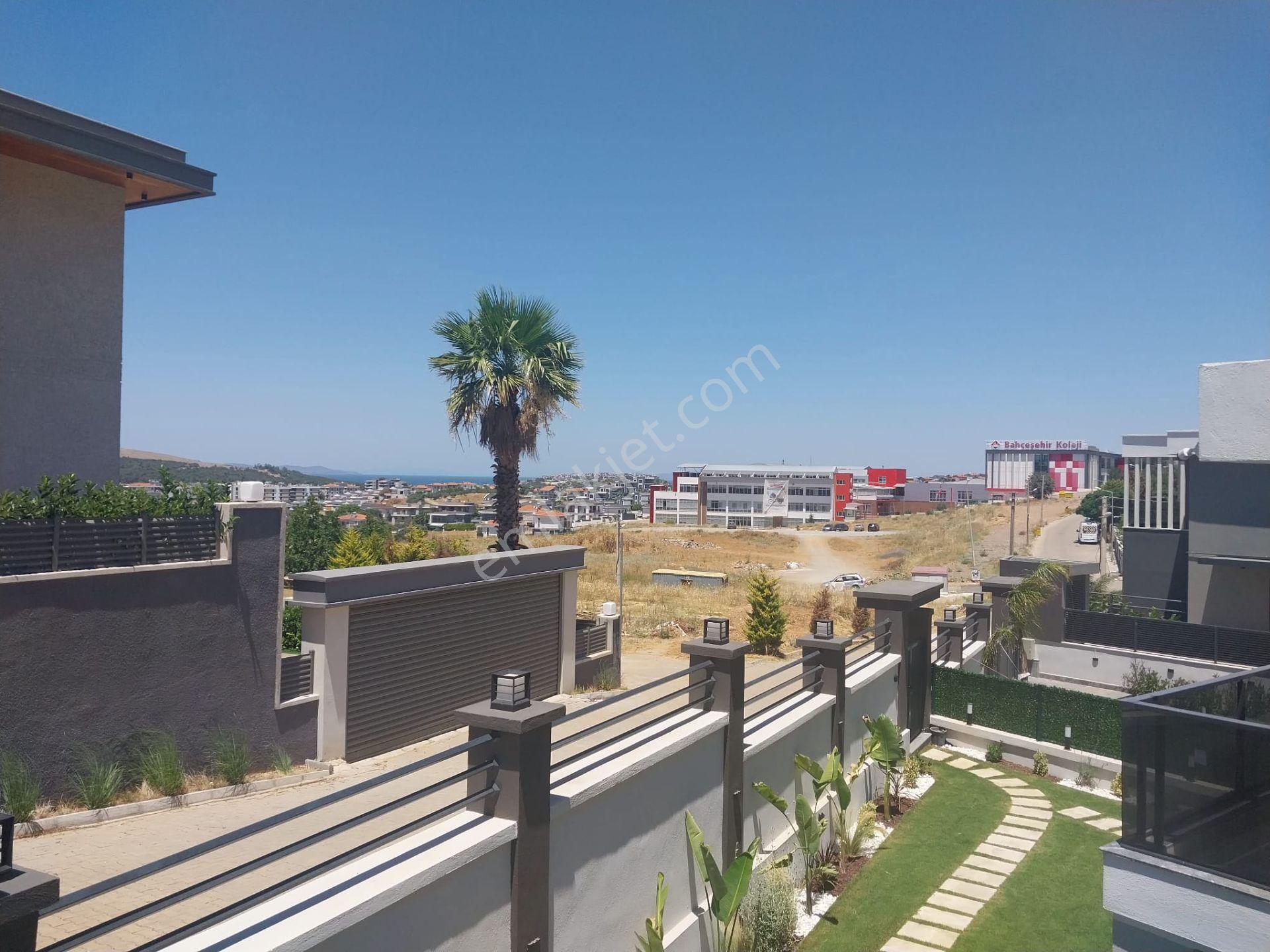 Güzelbahçe Mustafa Kemal Paşa'da Tam Müstakil Kiralık Lüks Villa - Görsel 33