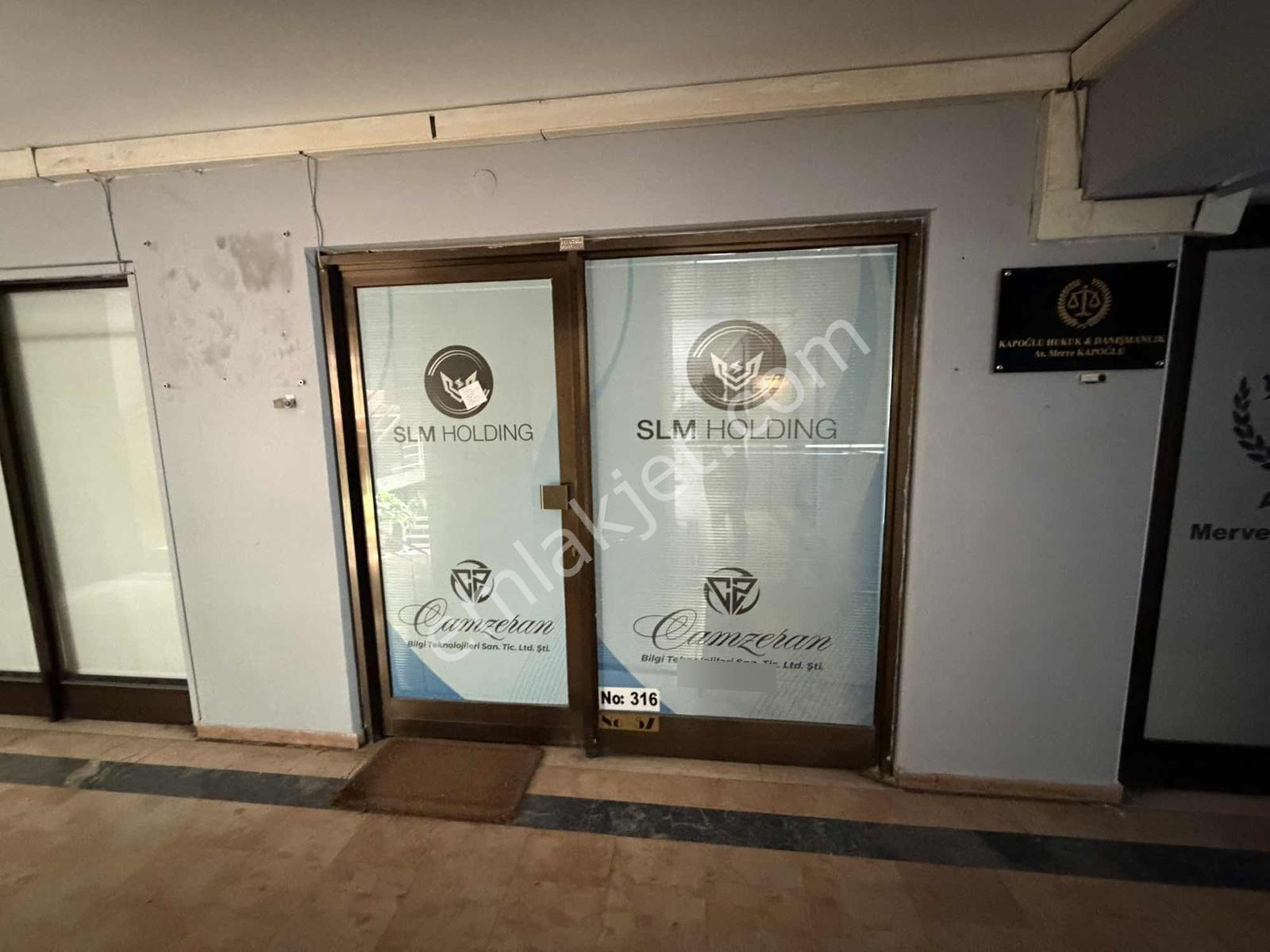 Uluyol'da Banuşoğlu İş Merkezin'de Kiralık 1+1 Ofis - Görsel 10