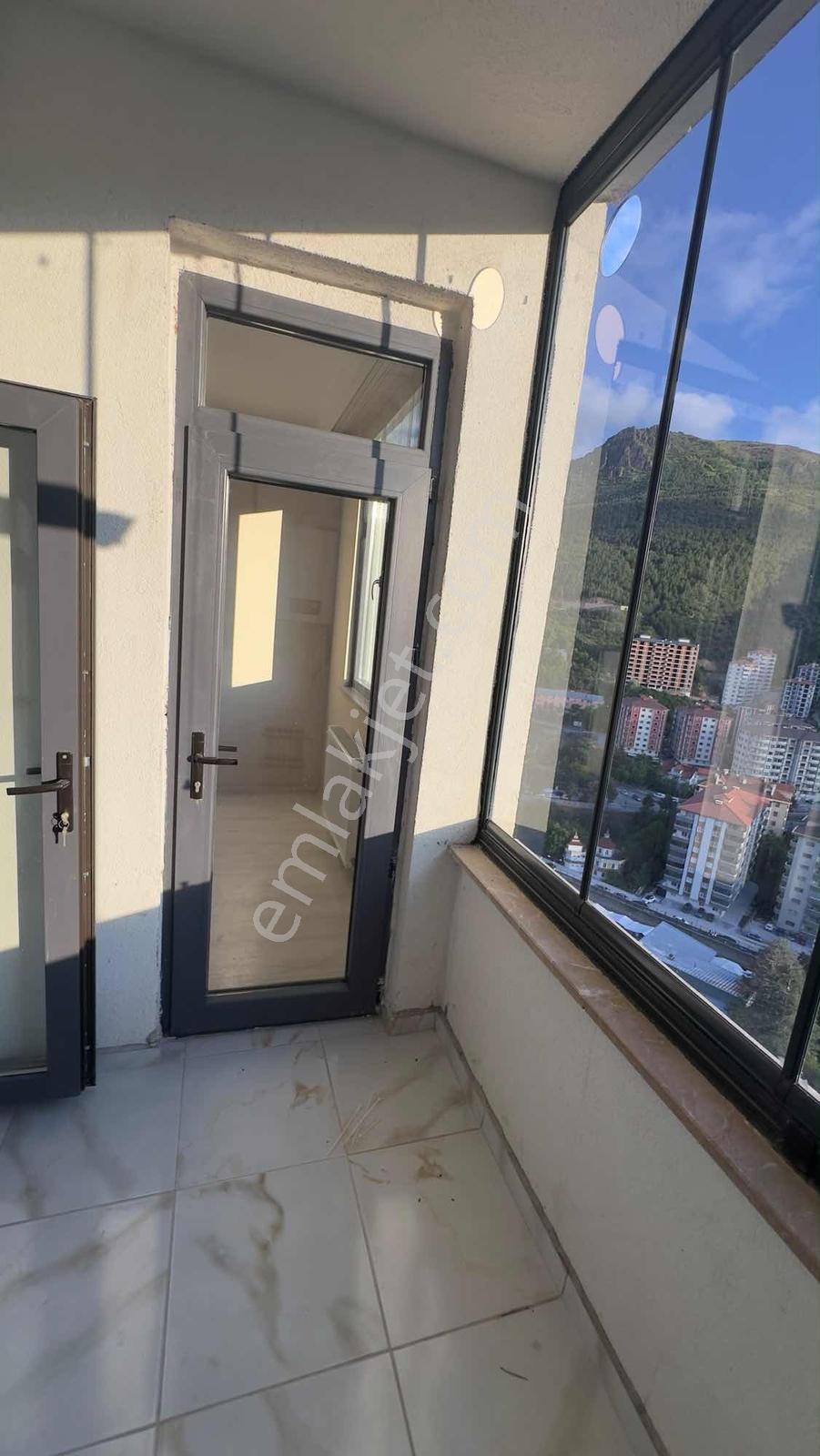 Okan Emlak'tan Ferah Ve Manzaralı 3+1 Kiralık Daire - Görsel 2