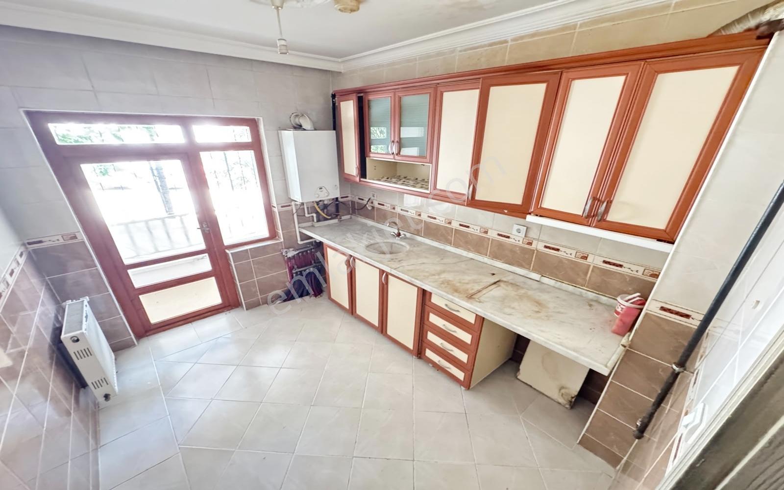 Esertepe Şinasi İlkokulu Karşısı Kat Konumunda Geniş 3+1 Daire - Görsel 15
