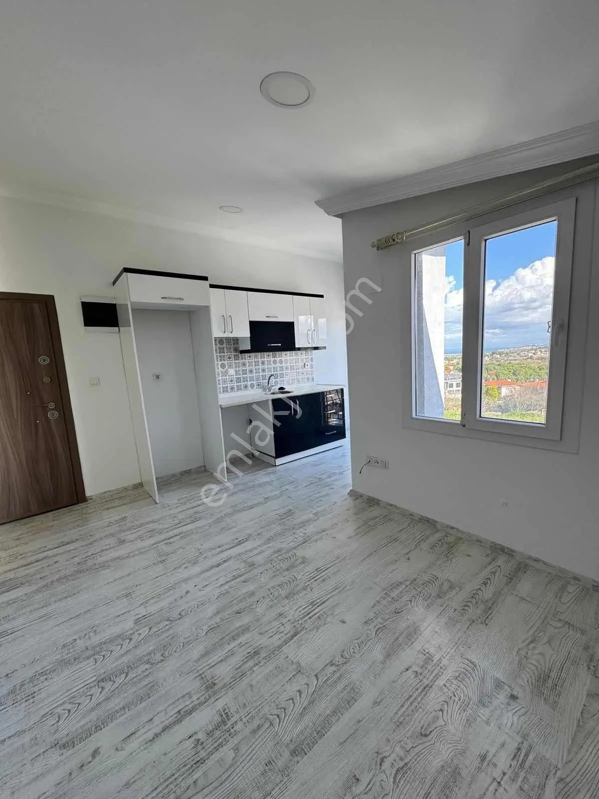 Urla Yelaltı Mahallesinde Kiralık 1+1 Daire