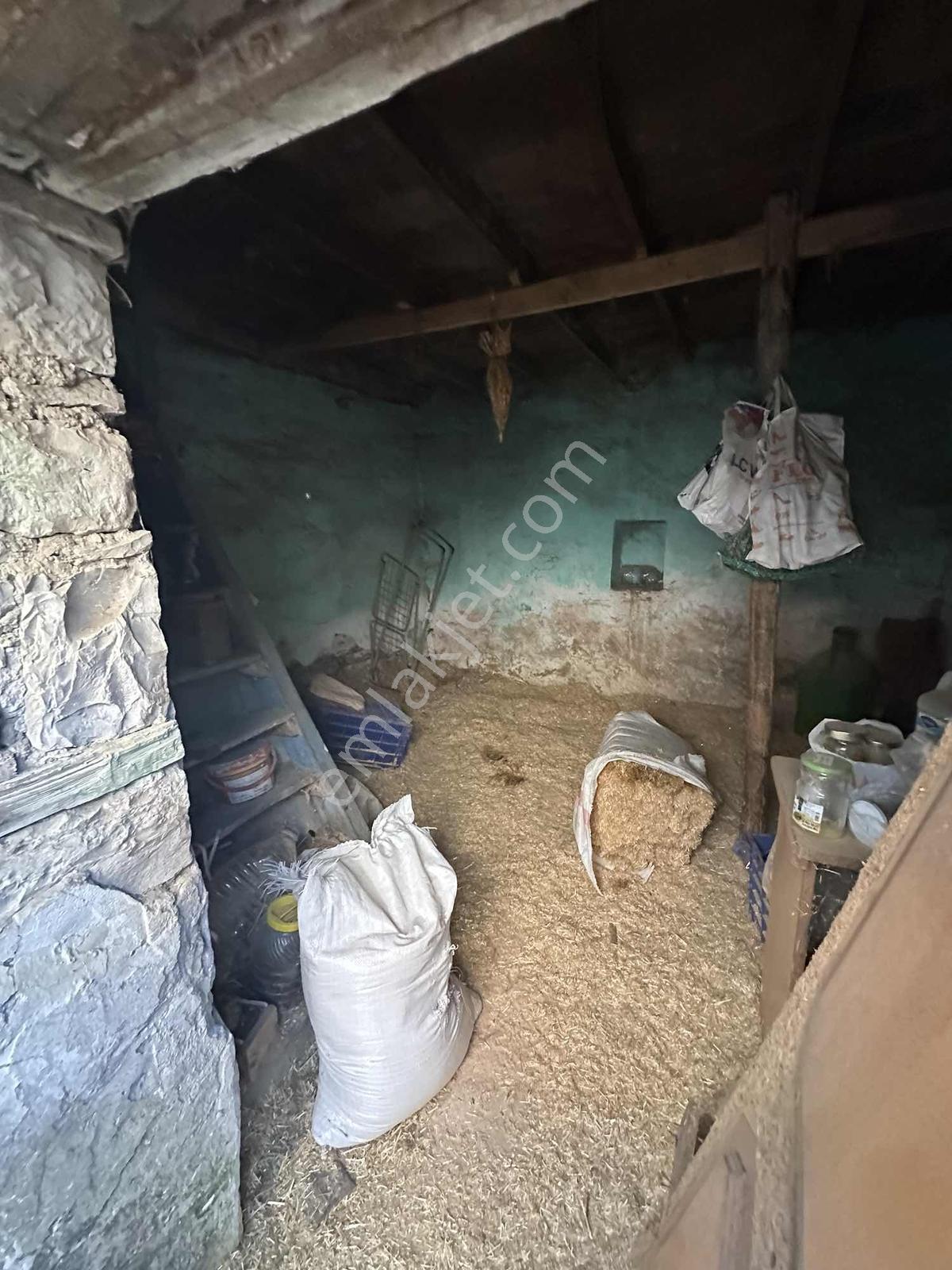Urla Kuşçular Merkez De Satılık Taş Ev - Görsel 5