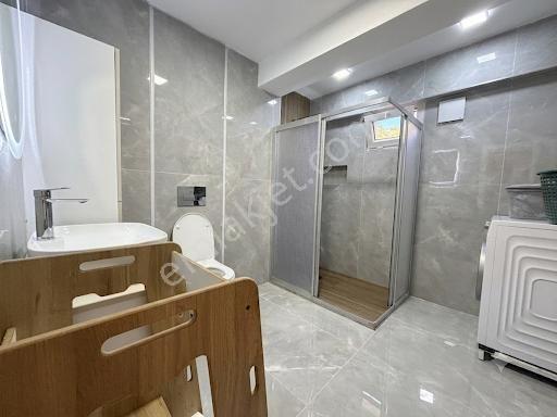 İstanbul House'dan Mahmutbey 14.sk'da 2+1 Ara Kat Genç Daire - Görsel 14