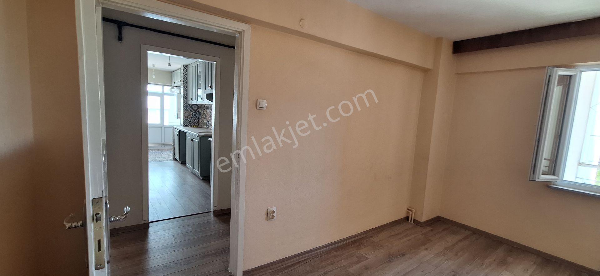 Cemal Emlak Bursa Yıldırım Namazgah Bakımlı 2+1 Arka Kat Daire - Görsel 13