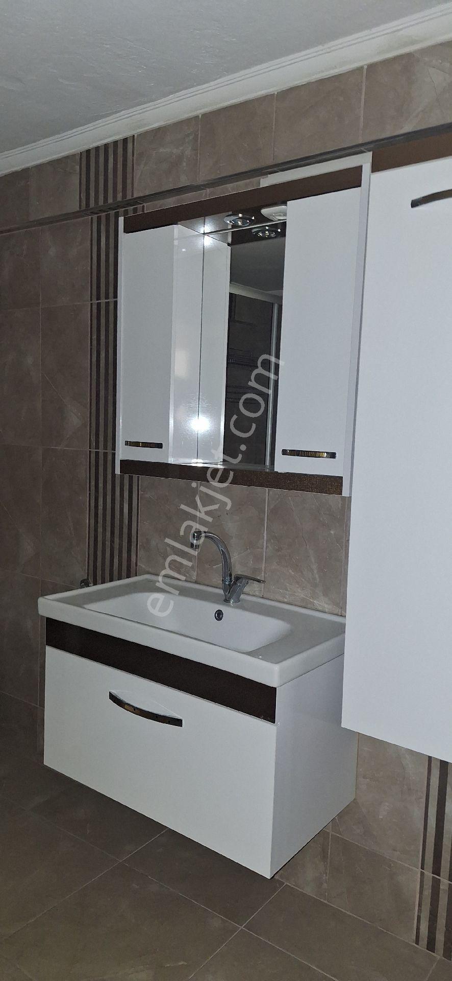 Cemal Emlak Bursa Yıldırım Namazgah Bakımlı 2+1 Arka Kat Daire - Görsel 4