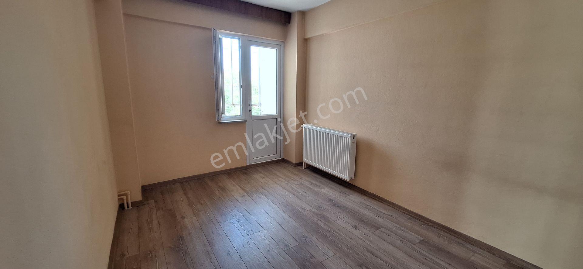 Cemal Emlak Bursa Yıldırım Namazgah Bakımlı 2+1 Arka Kat Daire - Görsel 12
