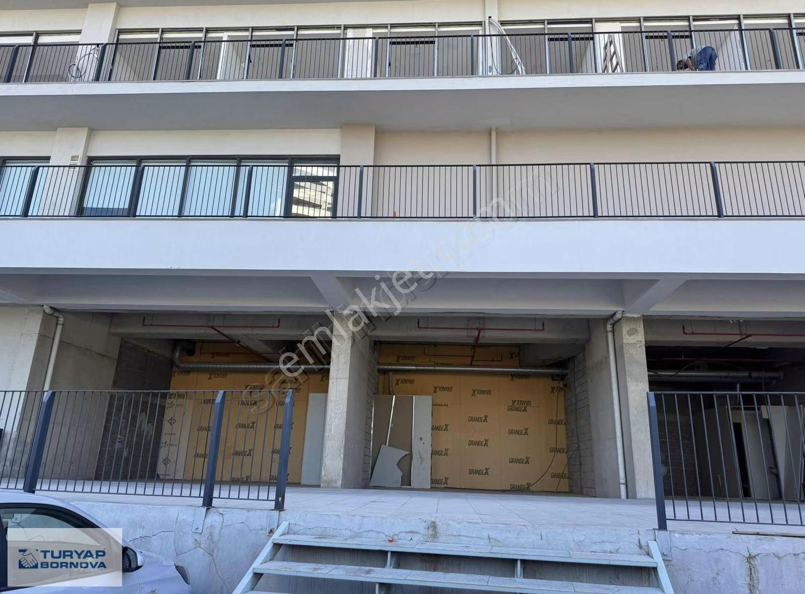 Modda Bulvarında Satılık Yan Cephe Ticari Dükkan - Görsel 13