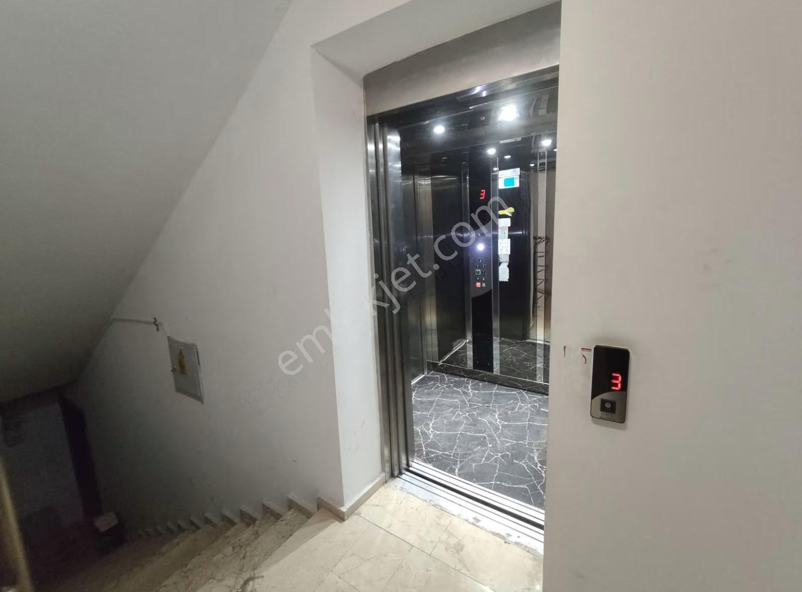 Acısu Caddesi Üzerinde Yeni Geniş Ferahkiralık Çift Balkonlu 2+1 - Görsel 21