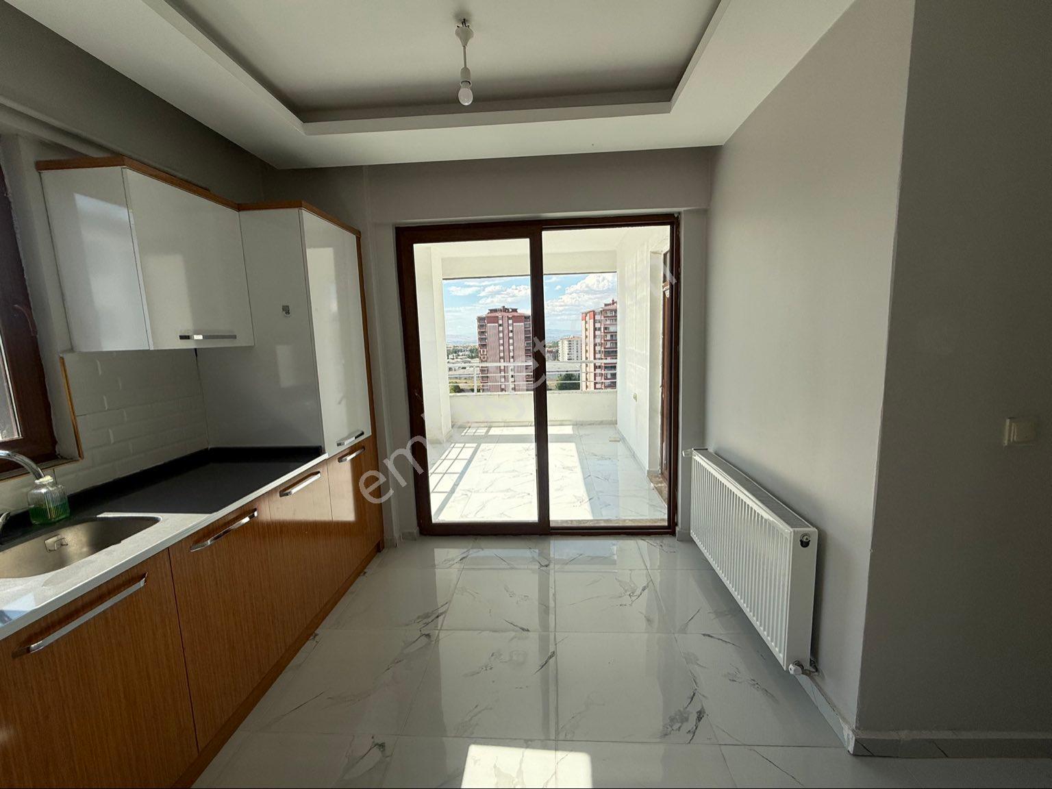 Bostanbaşı Çiftlik Cad Tarım Kredi Market Karşısında 5. Kat 4+1 Satılık Daire - Görsel 4