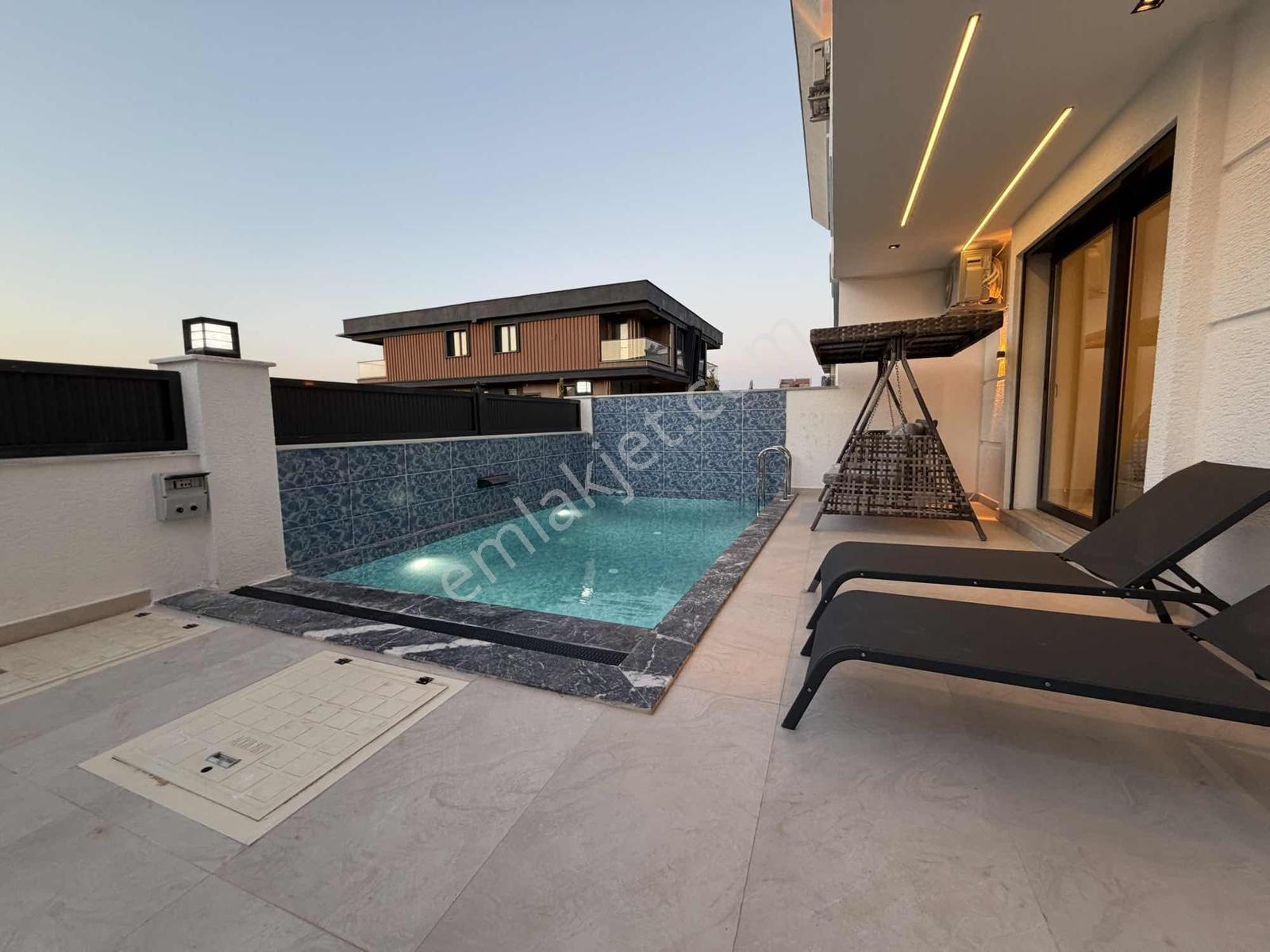 Didimde Ultra Lüks Eşyalı 3+1 Havuzlu Villa - Görsel 16