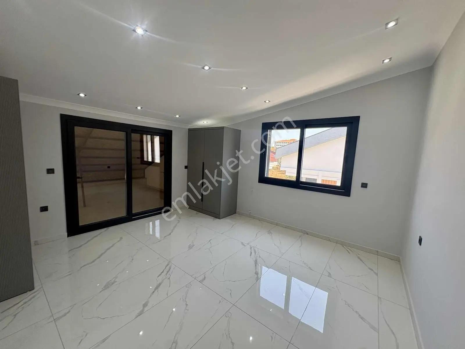 Didimde Denize 500 Metre Mesafede Site İçinde 3+1 Villa - Görsel 9