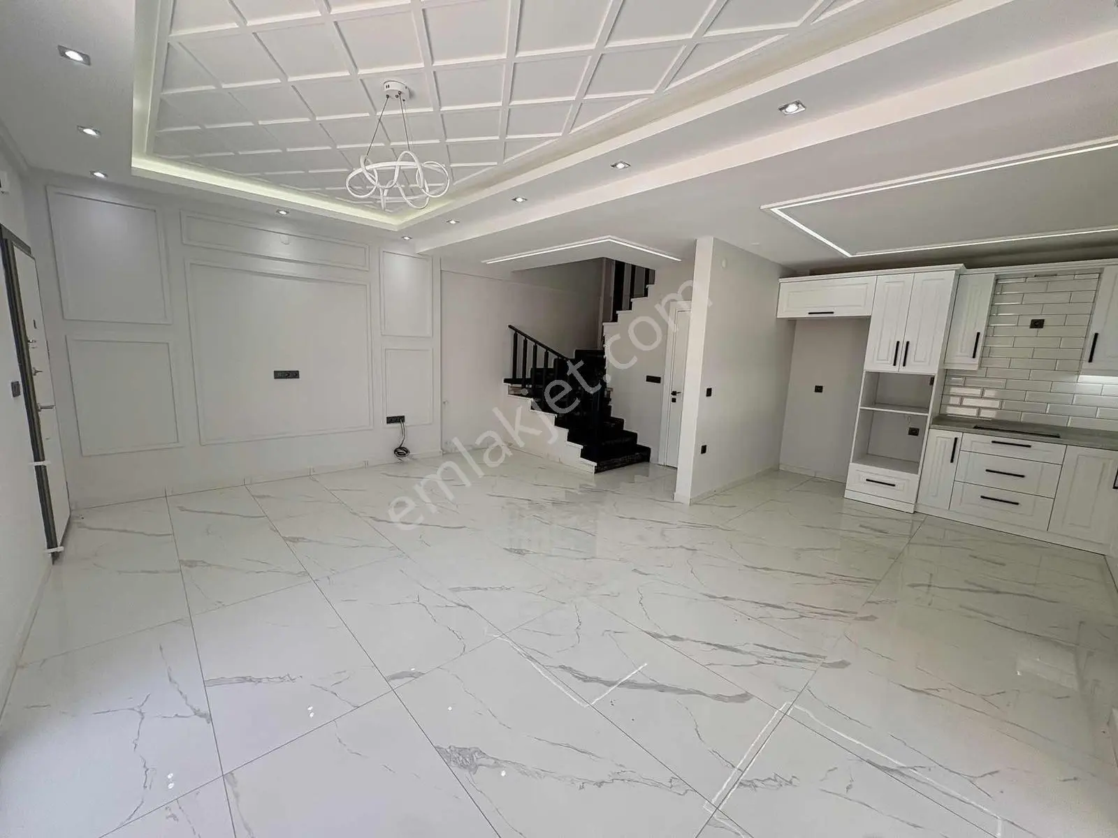 Didimde Denize 500 Metre Mesafede Site İçinde 3+1 Villa - Görsel 12