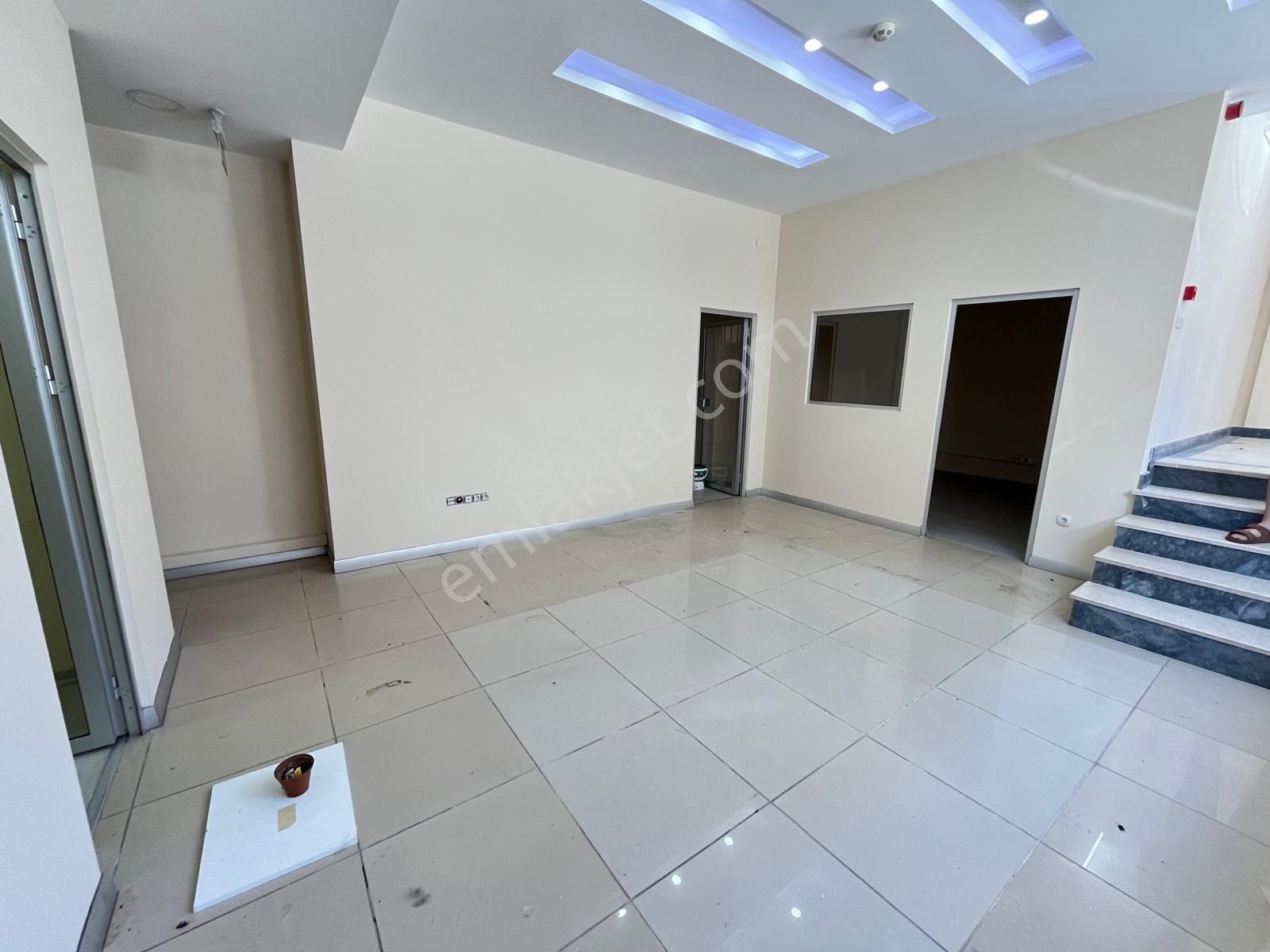 Seba'dan Sefaköy Merkezde 200 M2 Yeni Bina Düz Ayak Dükkan - Görsel 18