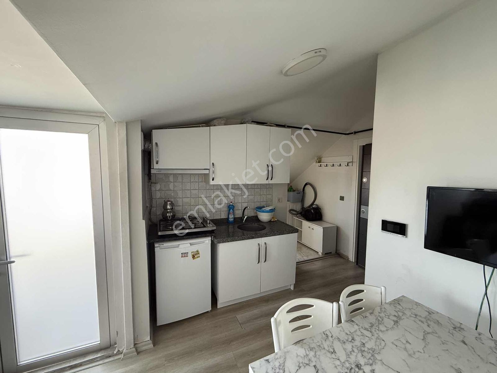 Kayışdağ Mah. Yeditepe Ünv Ful Eşyal 1+1 35 M2 Teraslı Çatı Katı - Görsel 19