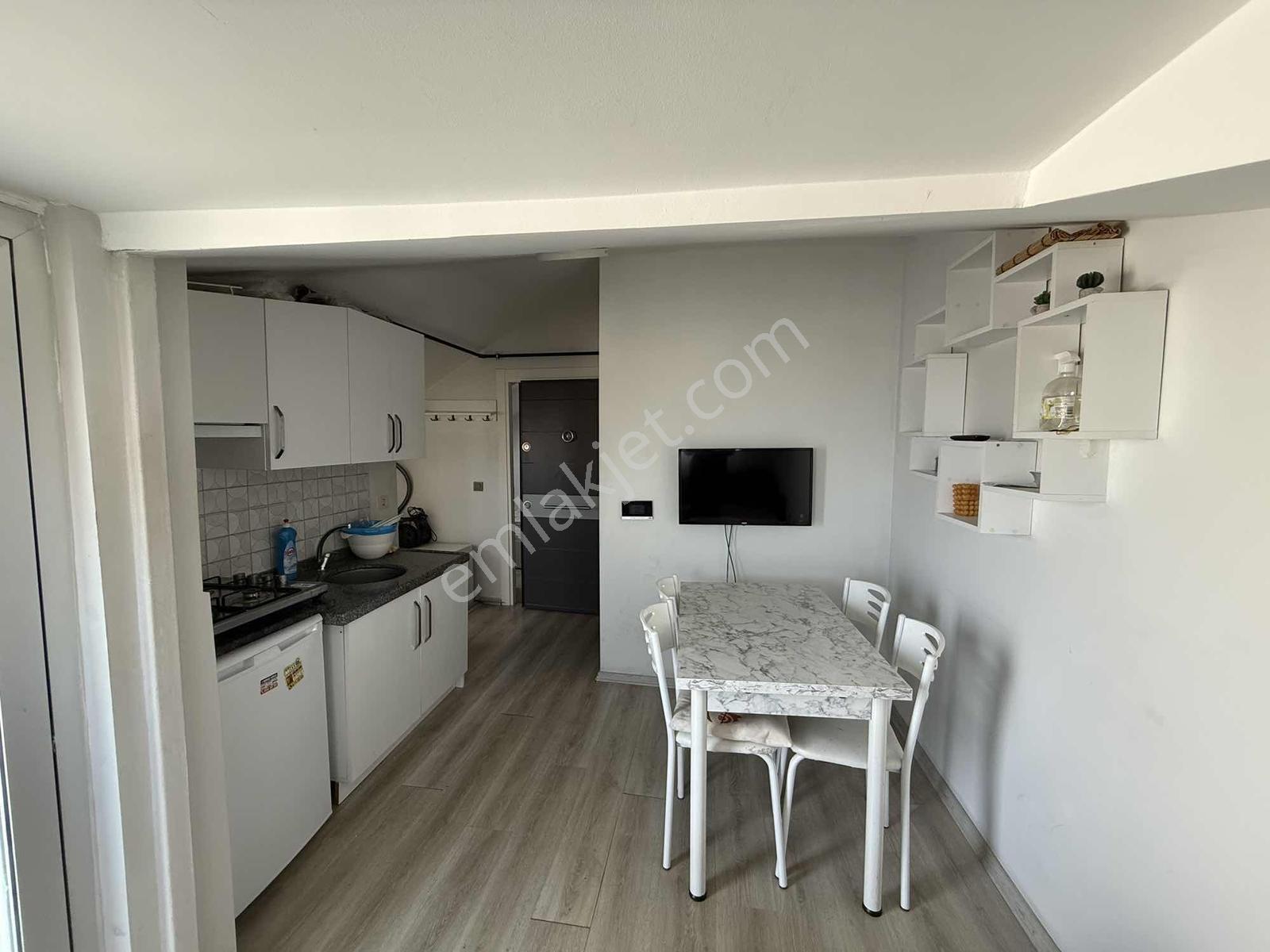 Kayışdağ Mah. Yeditepe Ünv Ful Eşyal 1+1 35 M2 Teraslı Çatı Katı - Görsel 8