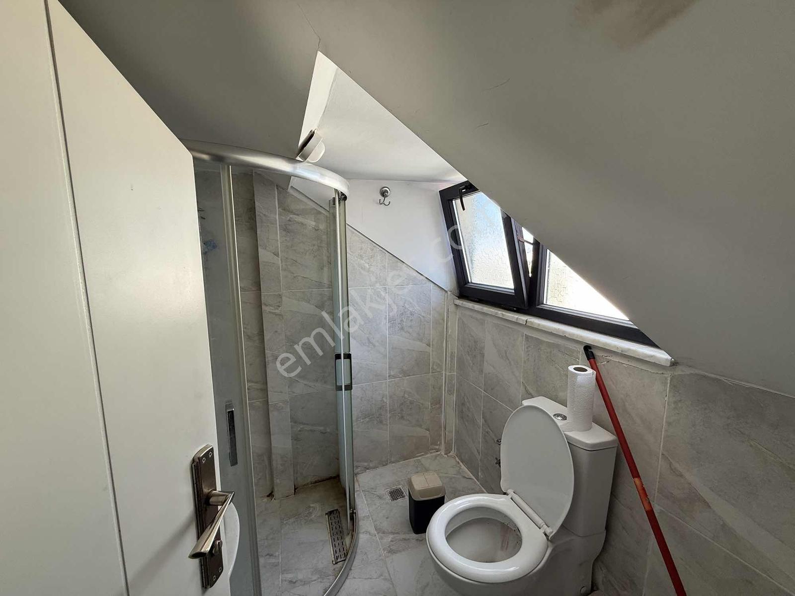 Kayışdağ Mah. Yeditepe Ünv Ful Eşyal 1+1 35 M2 Teraslı Çatı Katı - Görsel 9