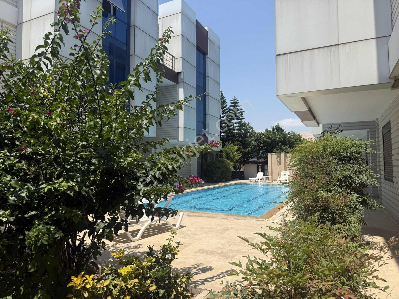 Güzeloba'da Geniş Eşyalı Denize Yakın 1 + 1 Daire - Görsel 33