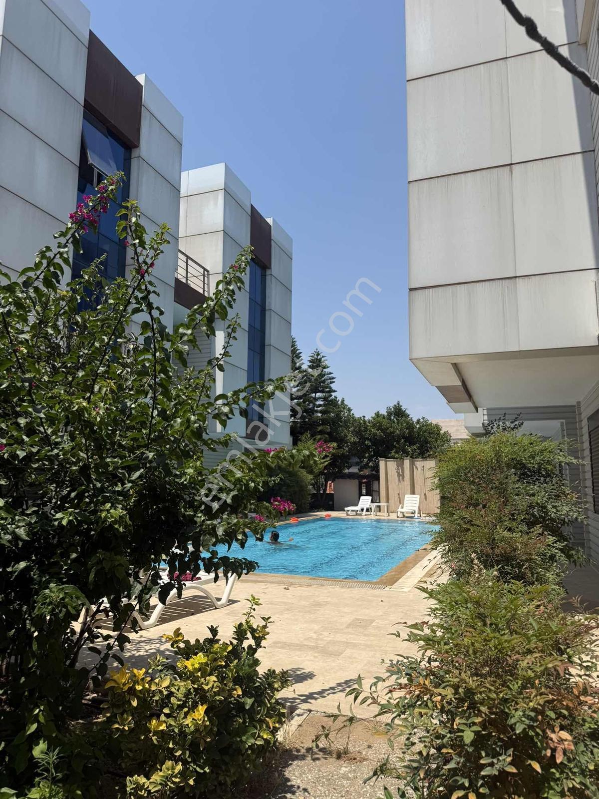 Güzeloba'da Geniş Eşyalı Denize Yakın 1 + 1 Daire - Görsel 31