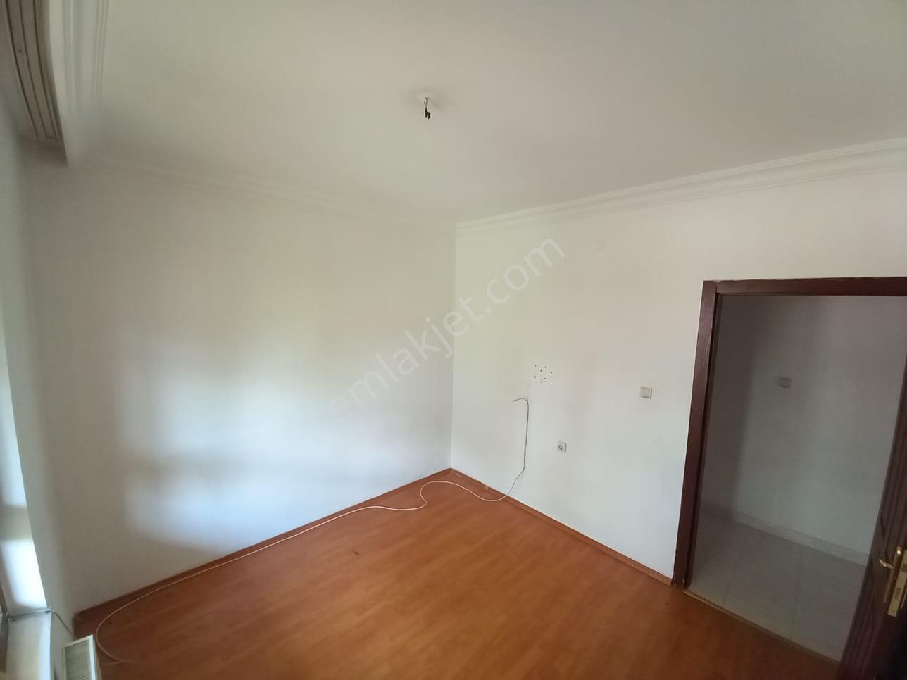 Çiçekli Mahallesinde 3+1 120m2 Ön Cephe - Görsel 15