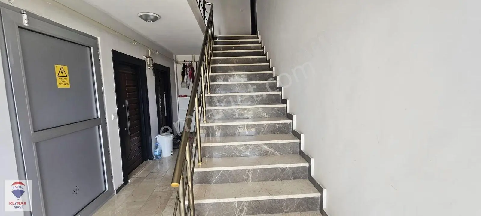 Remax Mavi Serdivan İstiklal Mah.3.kat,satılık, 140 M2, 3+1daire - Görsel 5