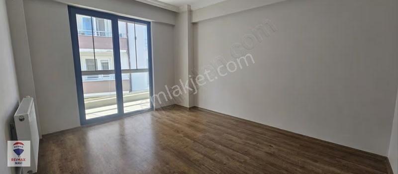 Remax Mavi Serdivan İstiklal Mah.3.kat,satılık, 140 M2, 3+1daire - Görsel 2