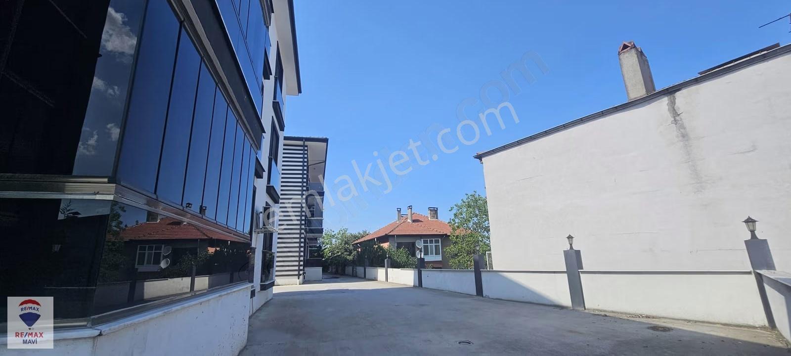 Remax Mavi Serdivan İstiklal Mah.3.kat,satılık, 140 M2, 3+1daire - Görsel 13