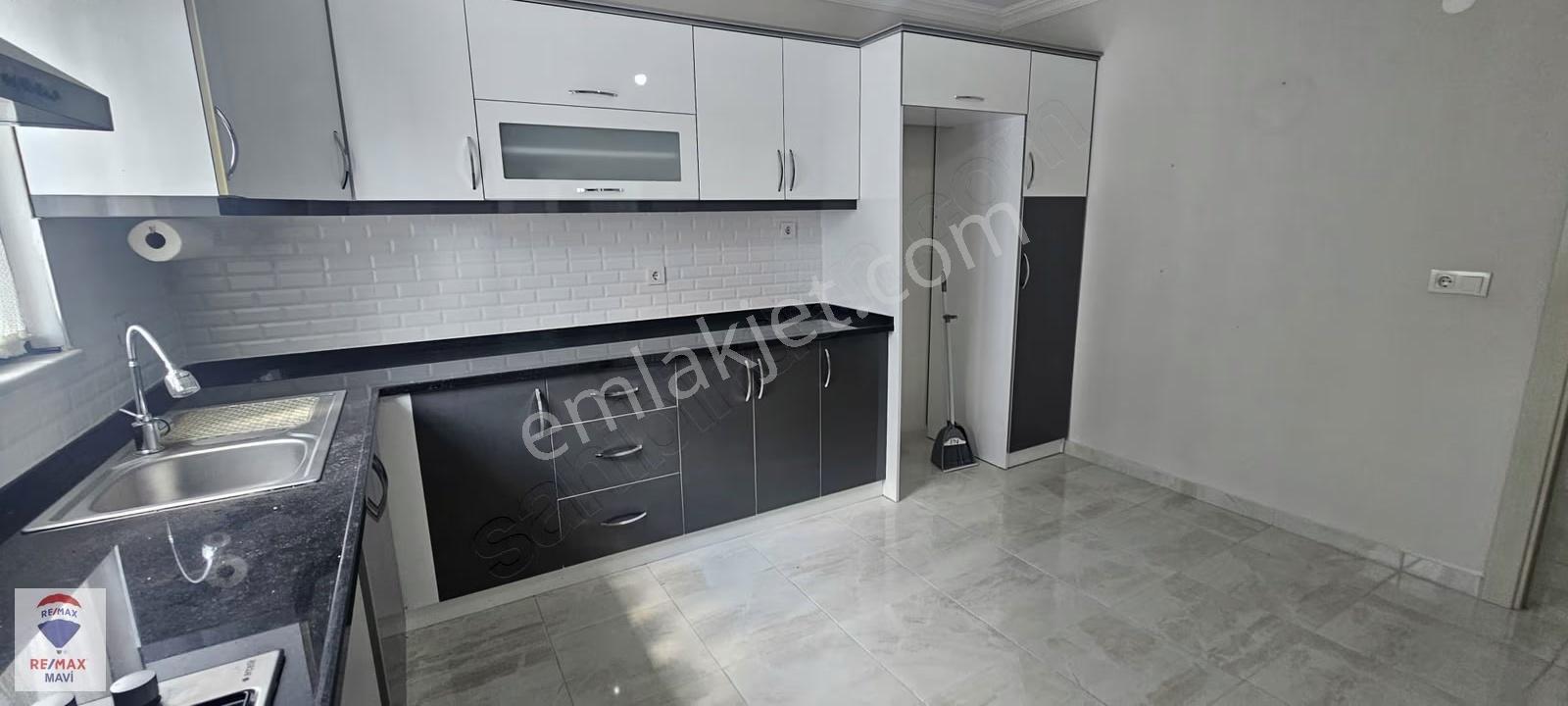 Remax Mavi Serdivan İstiklal Mah.3.kat,satılık, 140 M2, 3+1daire - Görsel 18