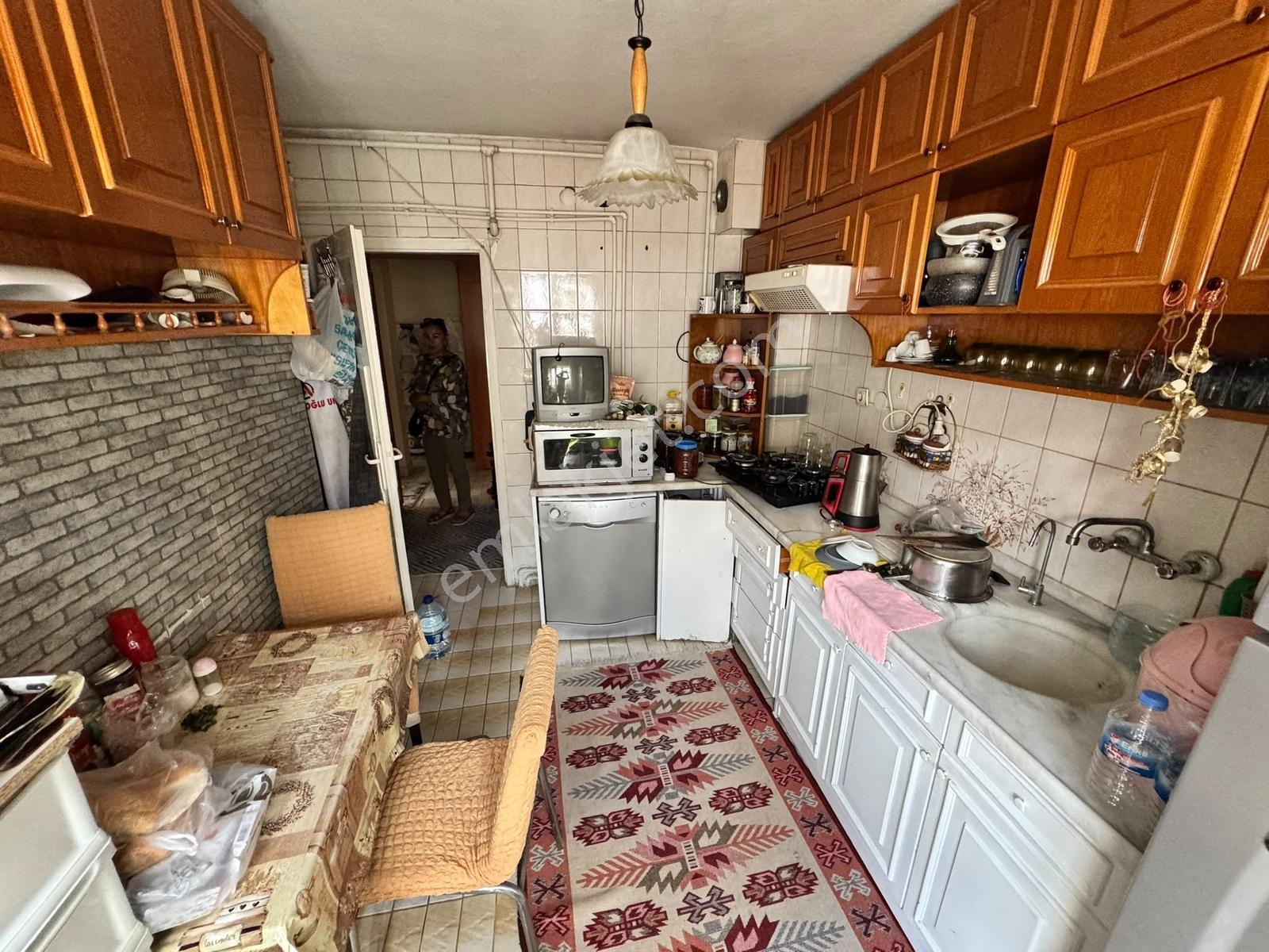 Çiçekli Mahallesinde 3+1 120m2 Katta Krediye Uygun - Görsel 2