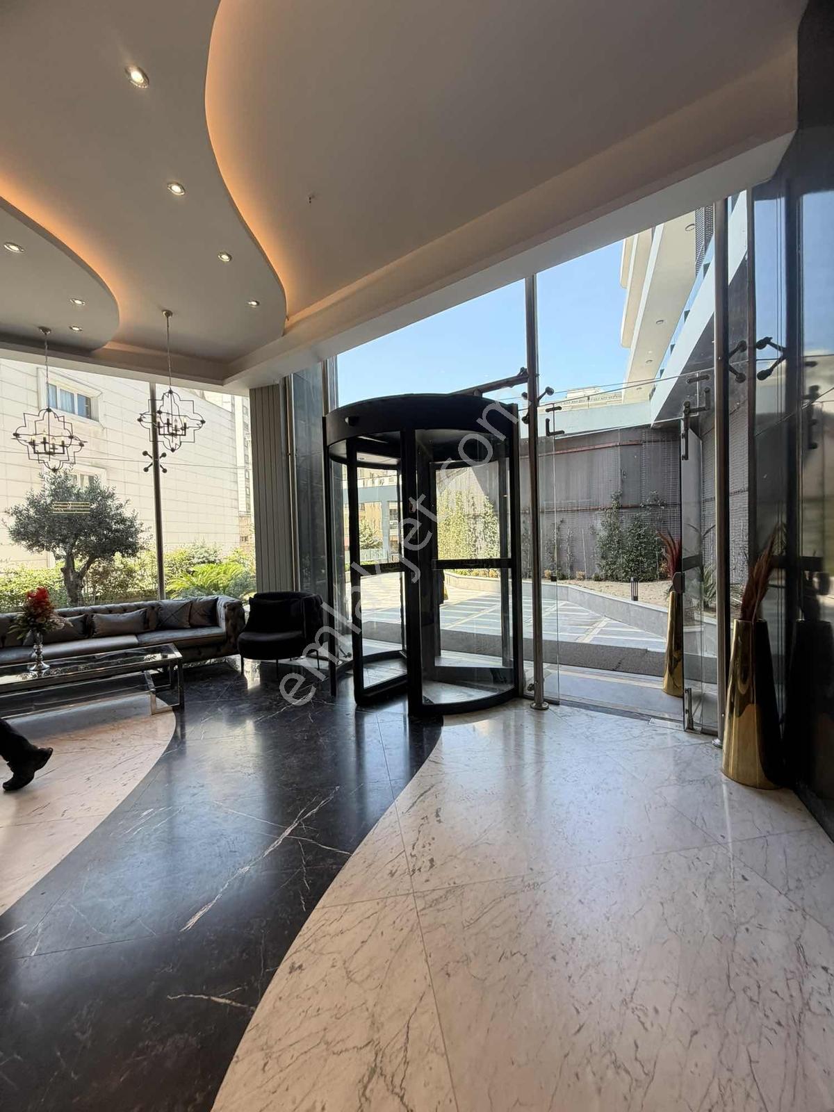 Empire İstanbulda Prestijli 2+1 | Konut, Ofis Kullanımına Uygun - Görsel 18