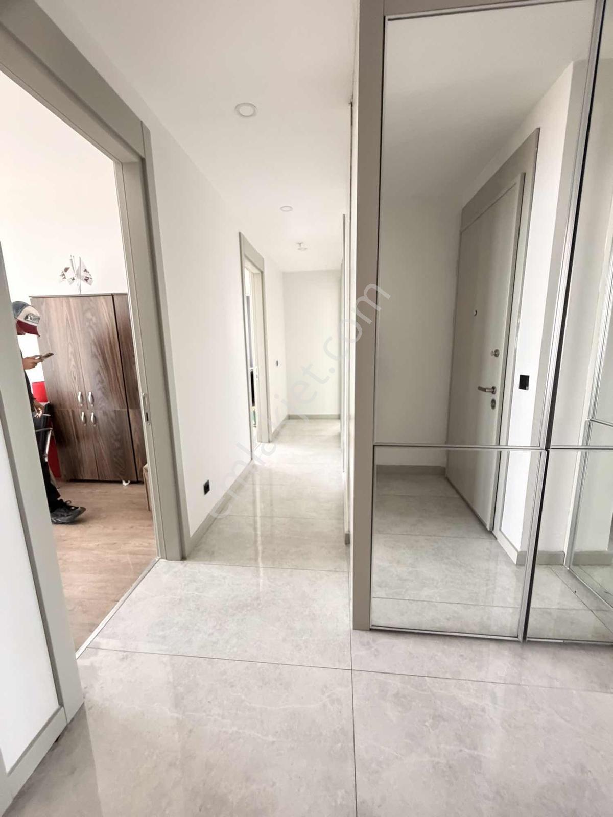 Empire İstanbulda Prestijli 2+1 | Konut, Ofis Kullanımına Uygun - Görsel 9