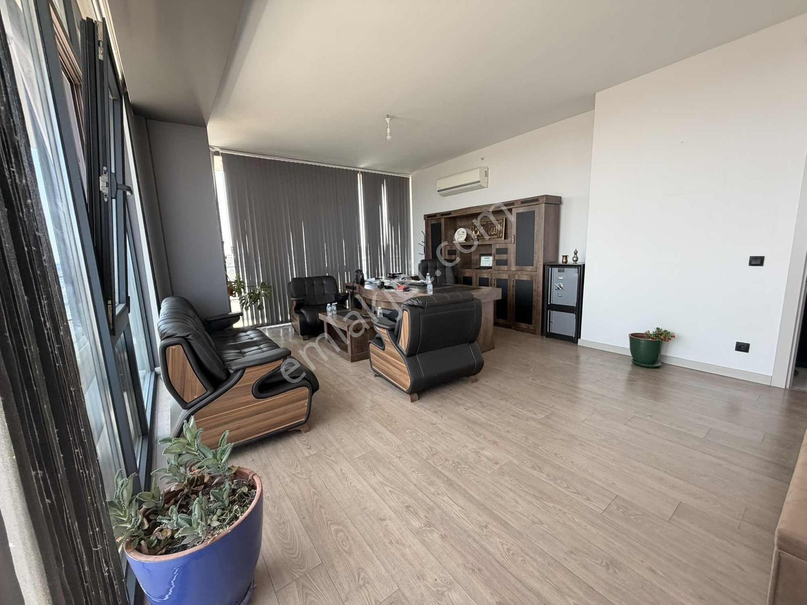 Empire İstanbulda Prestijli 2+1 | Konut, Ofis Kullanımına Uygun - Görsel 12