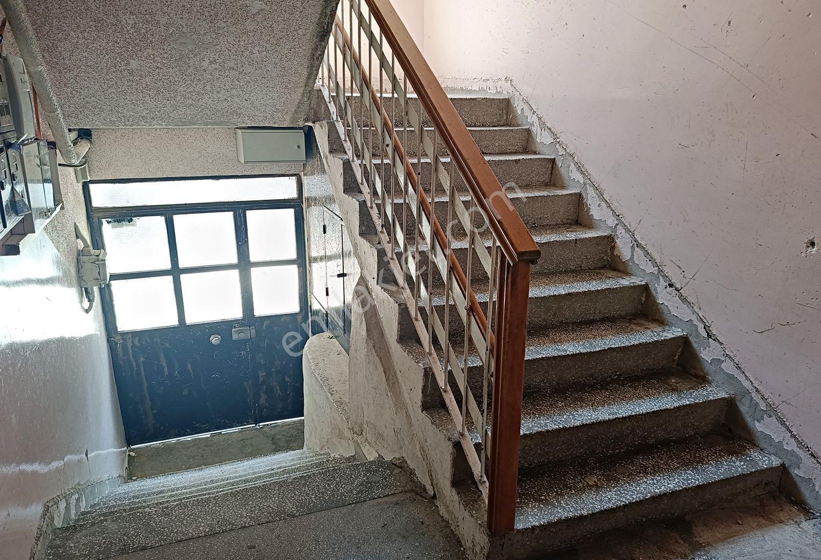 Özevlerde Metroya Yakın 3+1 Satılık Daire - Görsel 31
